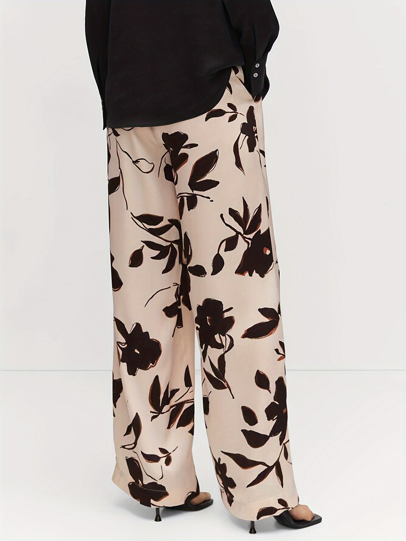 Floral Print Wide Leg Trousers With Pockets