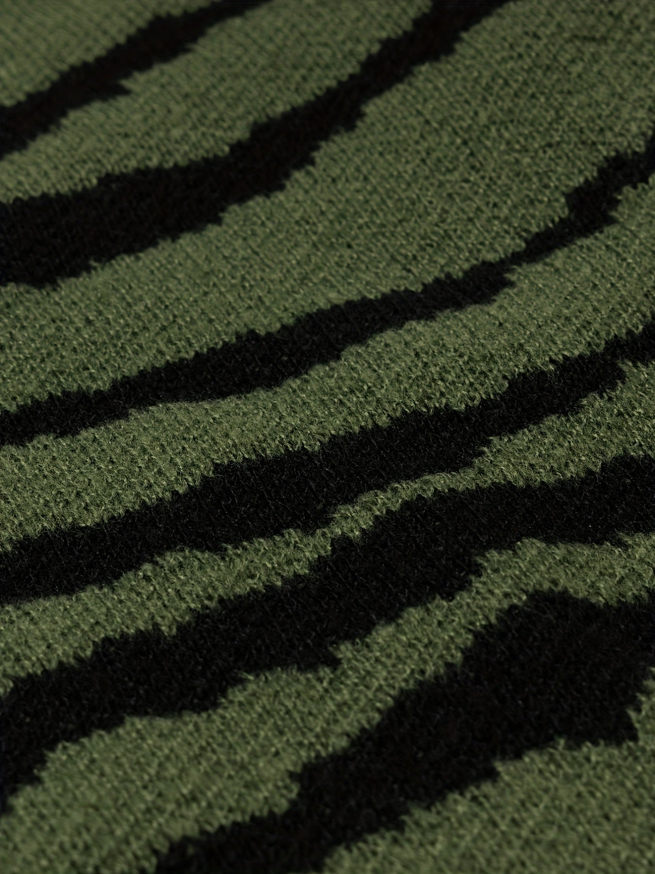 Knitted Lines Print Sweater Men's Crew Neck Pullover