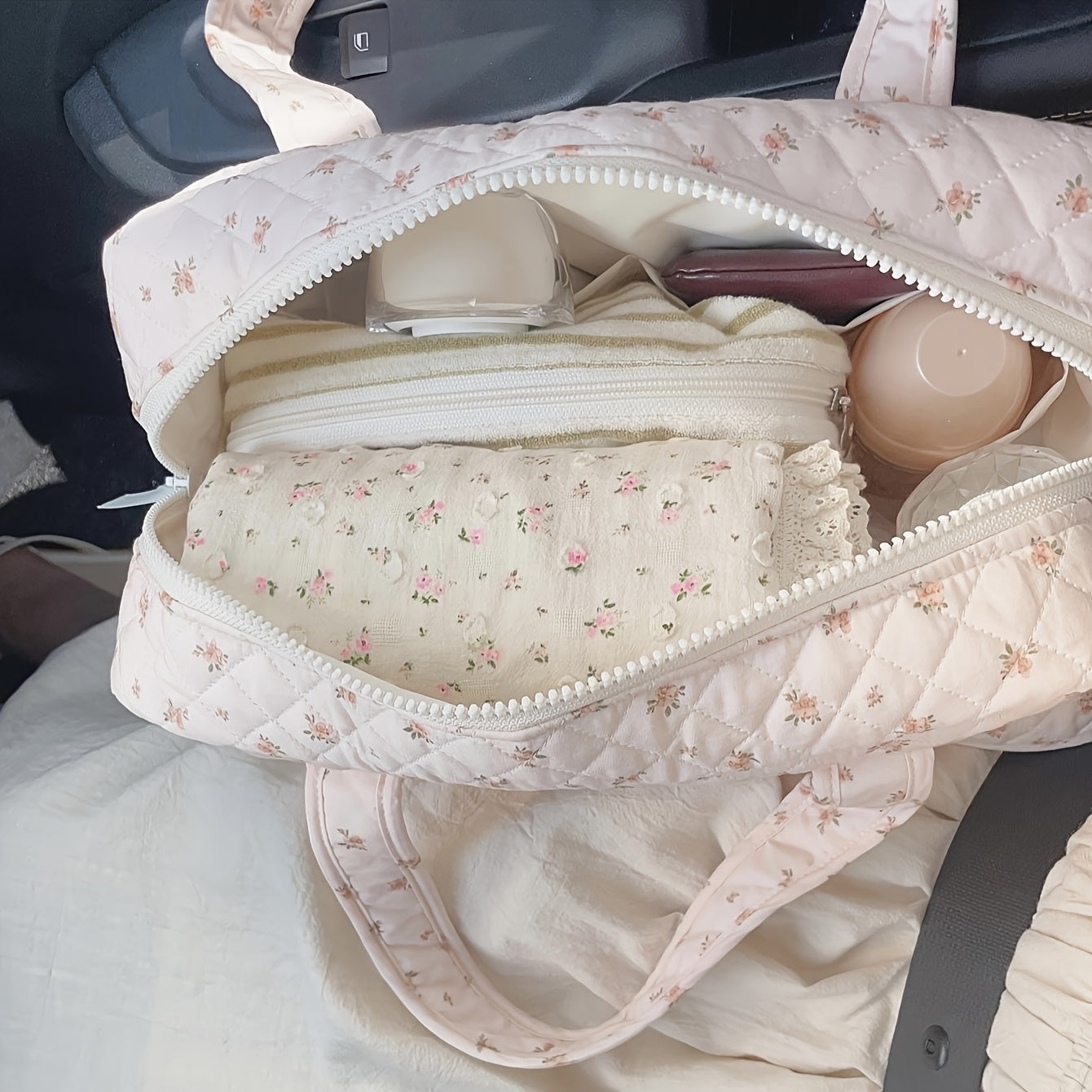 Floral Polyester Messenger Bag Diaper Tote with Insulated Bottle Storage