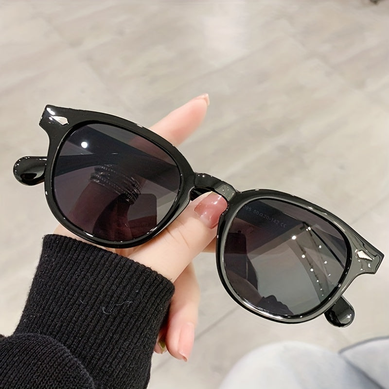 Men's Vintage Rivet Round Frame Sunglasses UV Protection