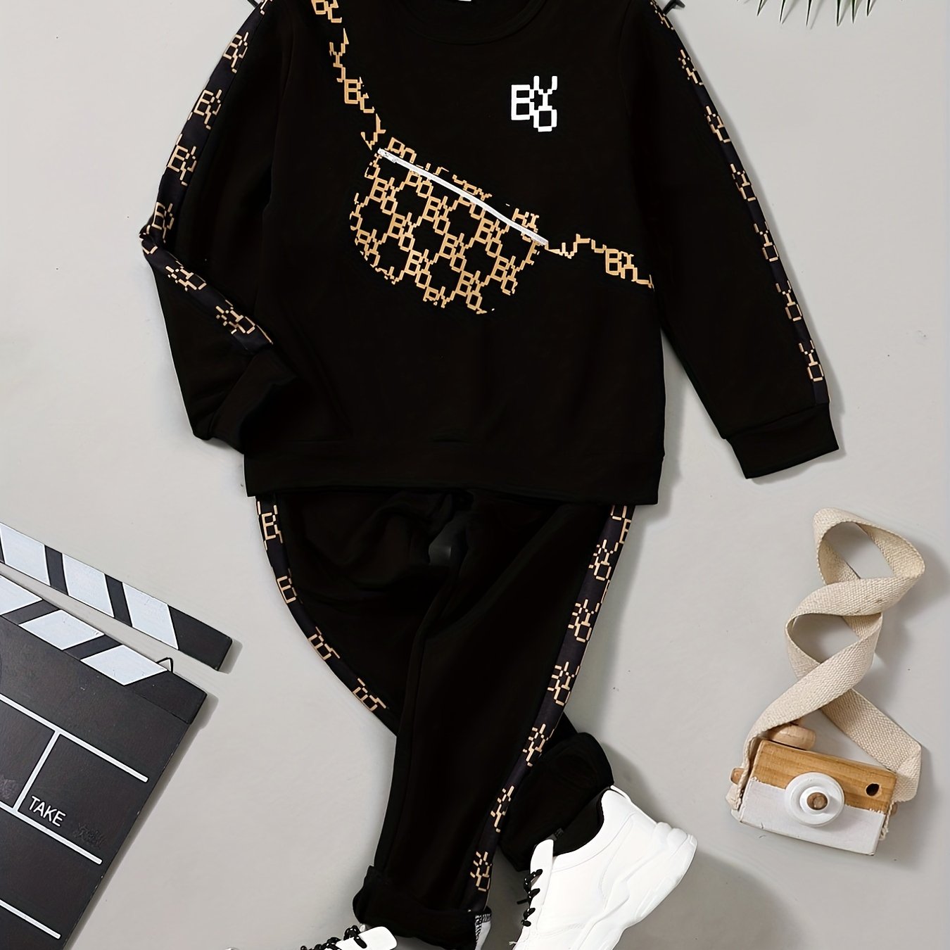 Graphic Print Boys Sweatshirt & Sweatpants Set