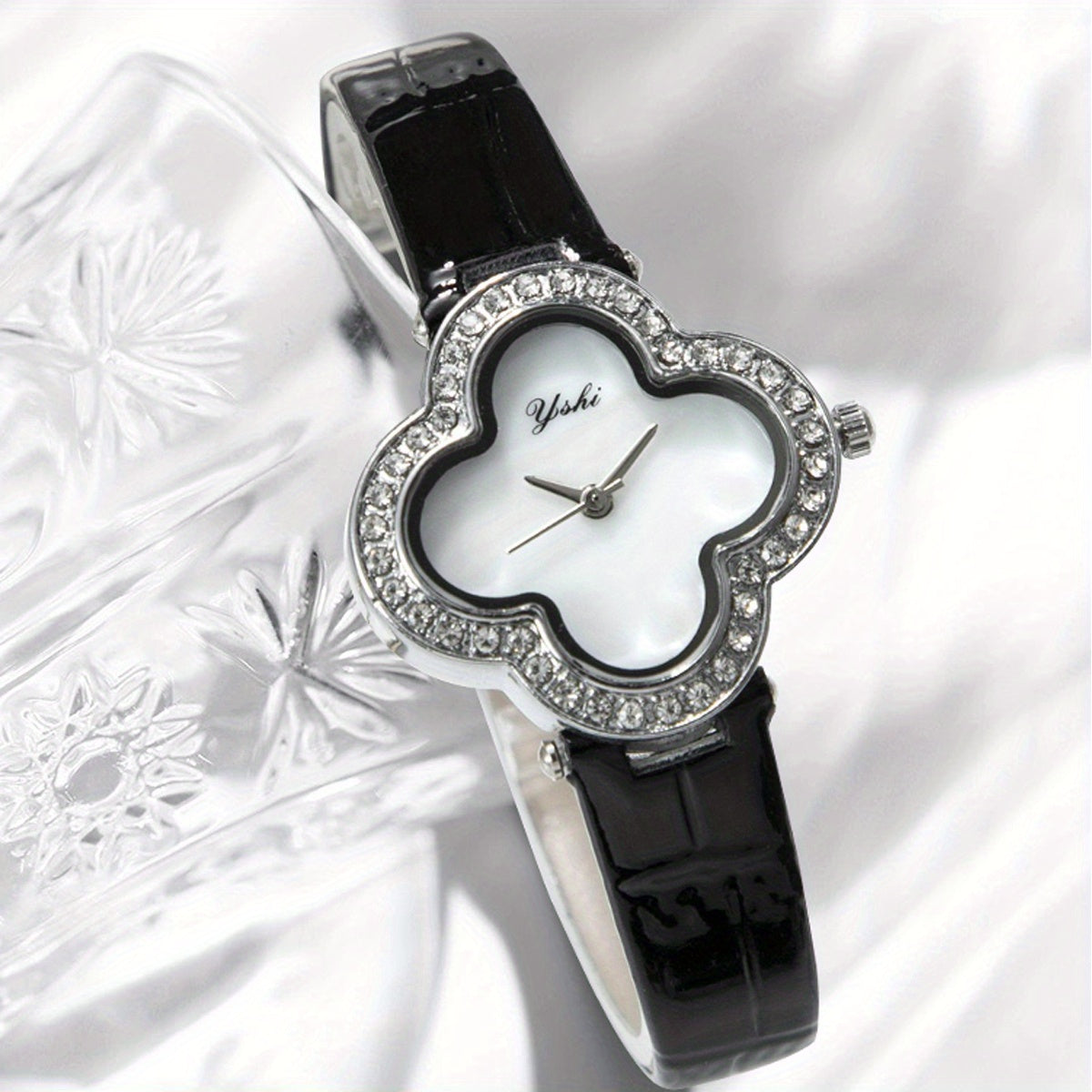 Four Leaf Clover Watch Rhinestone Studded Quartz Wristwatch