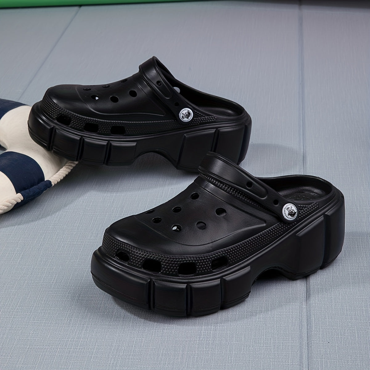 Women's Garden Clogs Casual Hollow Out Beach Shoes