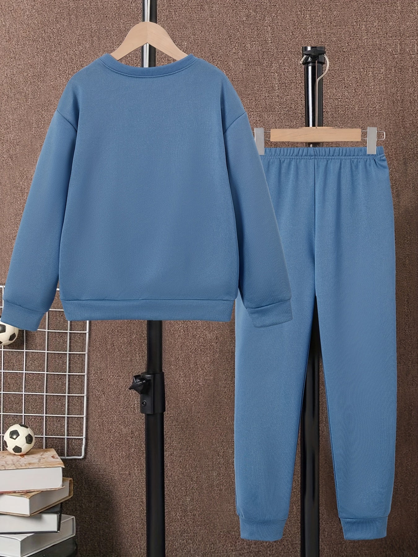 Boy's Soccer Print 2pcs Set Geometric Pattern Sweatshirt & Sweatpants