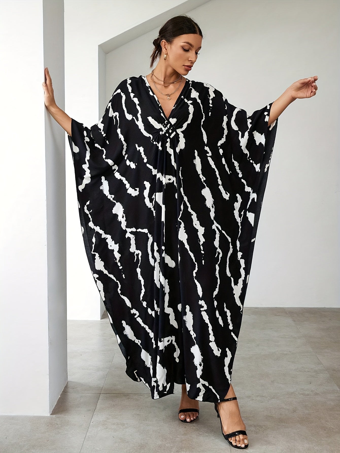 Plus Size Boho Cover Up Women's Plus Graffiti Print Loose Fit Beach Cover Up
