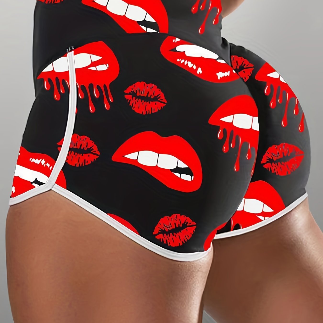 Women's Plus Abstract Red Lip Print High Rise Skinny Shorts