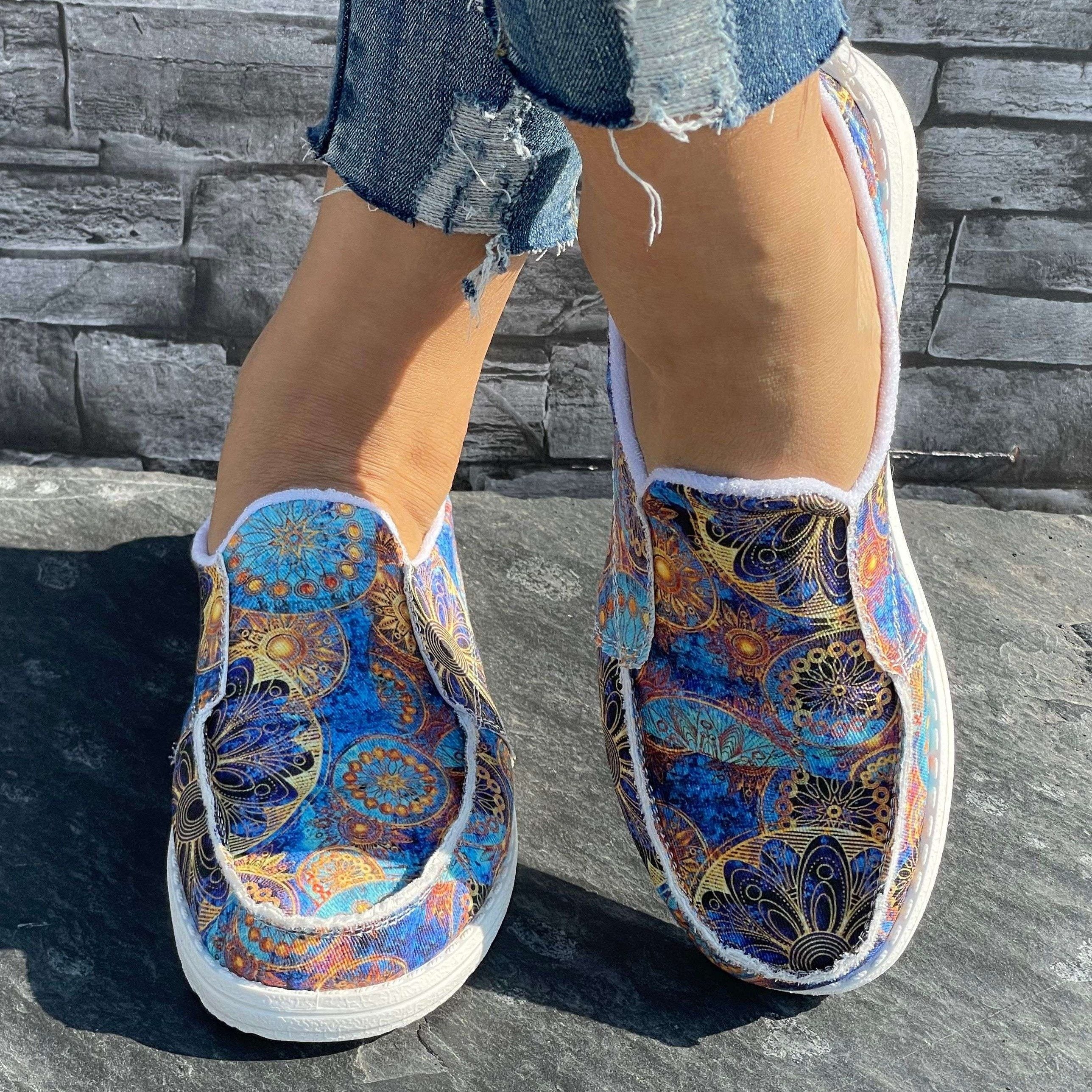 Geometric Pattern Slip On Shoes - Women's Lightweight Comfortable