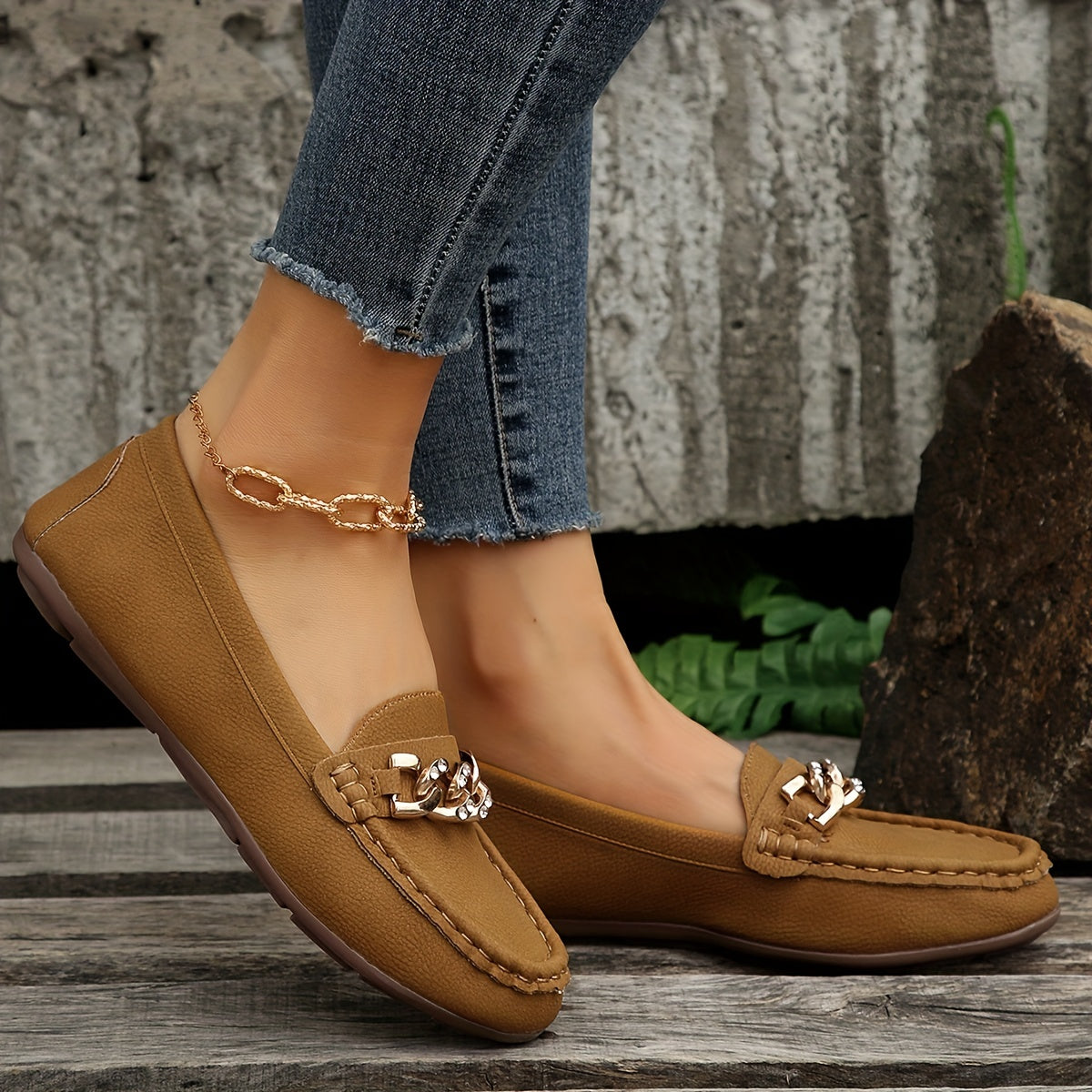 Women's Chain Decor Flat Shoes Slip On Loafers Lightweight Walking Shoes