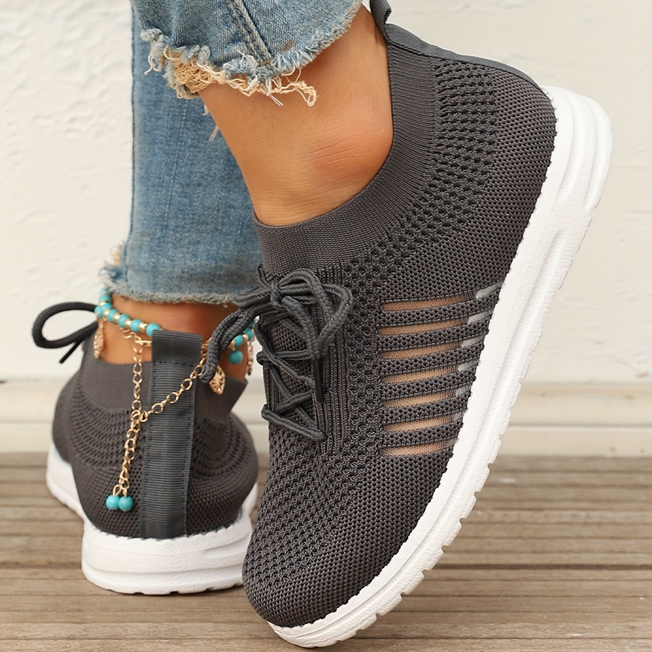 Women's Breathable Mesh Sneakers Lace Up Outdoor Shoes Lightweight Walking Shoes