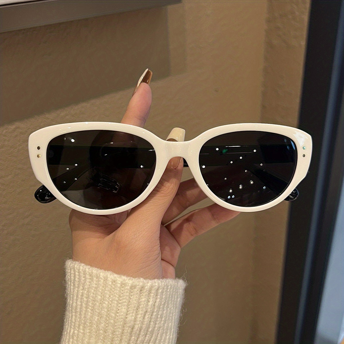 Cat Eye Sunglasses Retro Rivet UV400 Sun Shades
