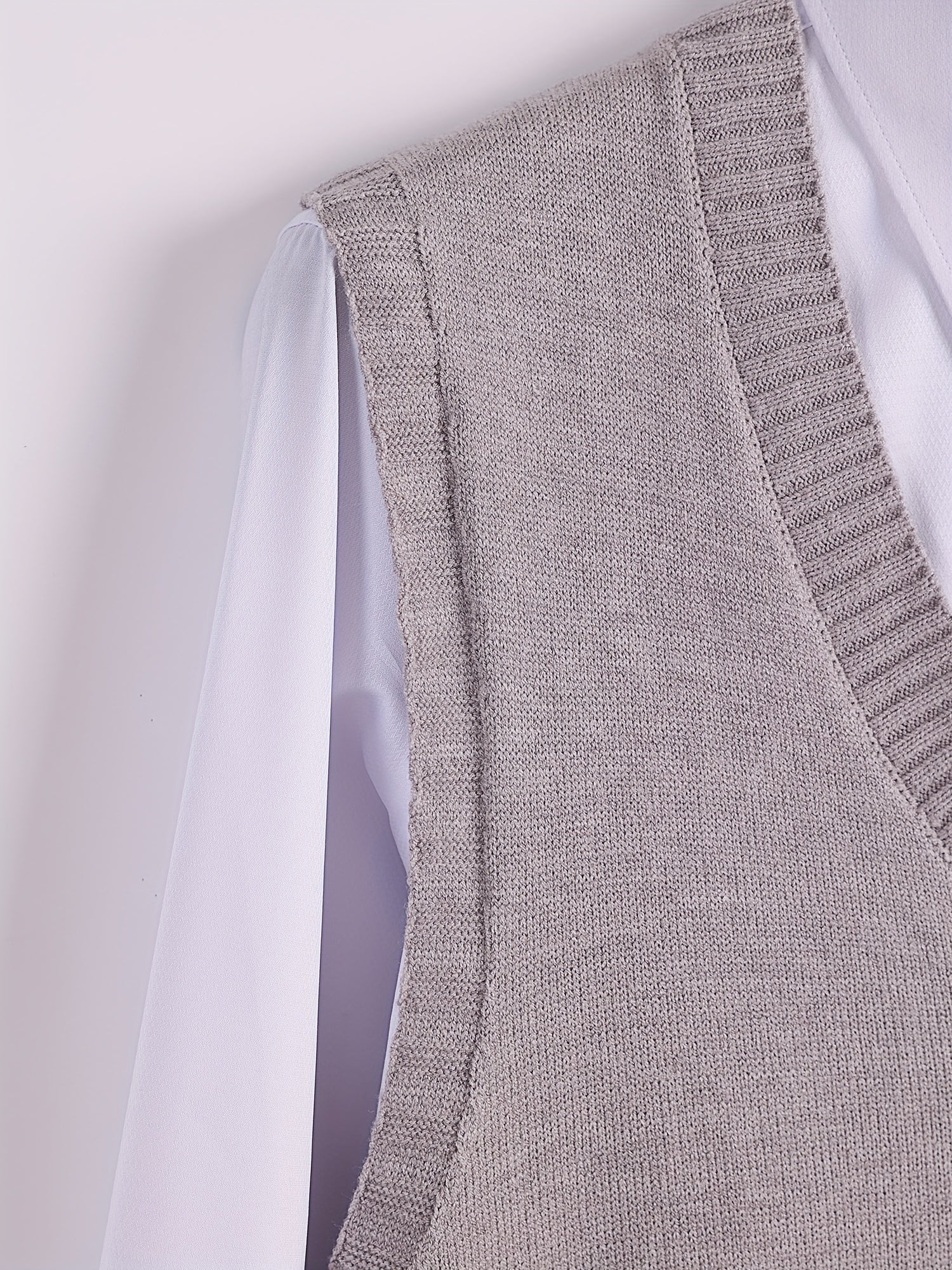 Men's V Neck Knitted Sweater Vest for Autumn Winter