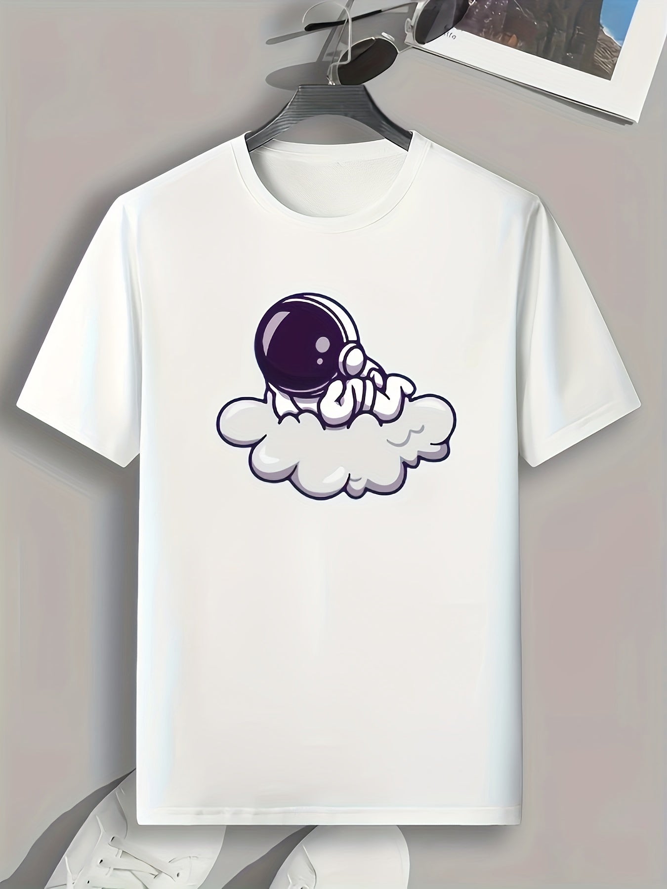 Men's Astronaut Cloud Print Slim Fit Tee for Spring Summer