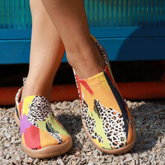 Leopard Printed Flat Shoes Slip On Low Round Toe Casual Canvas Shoes