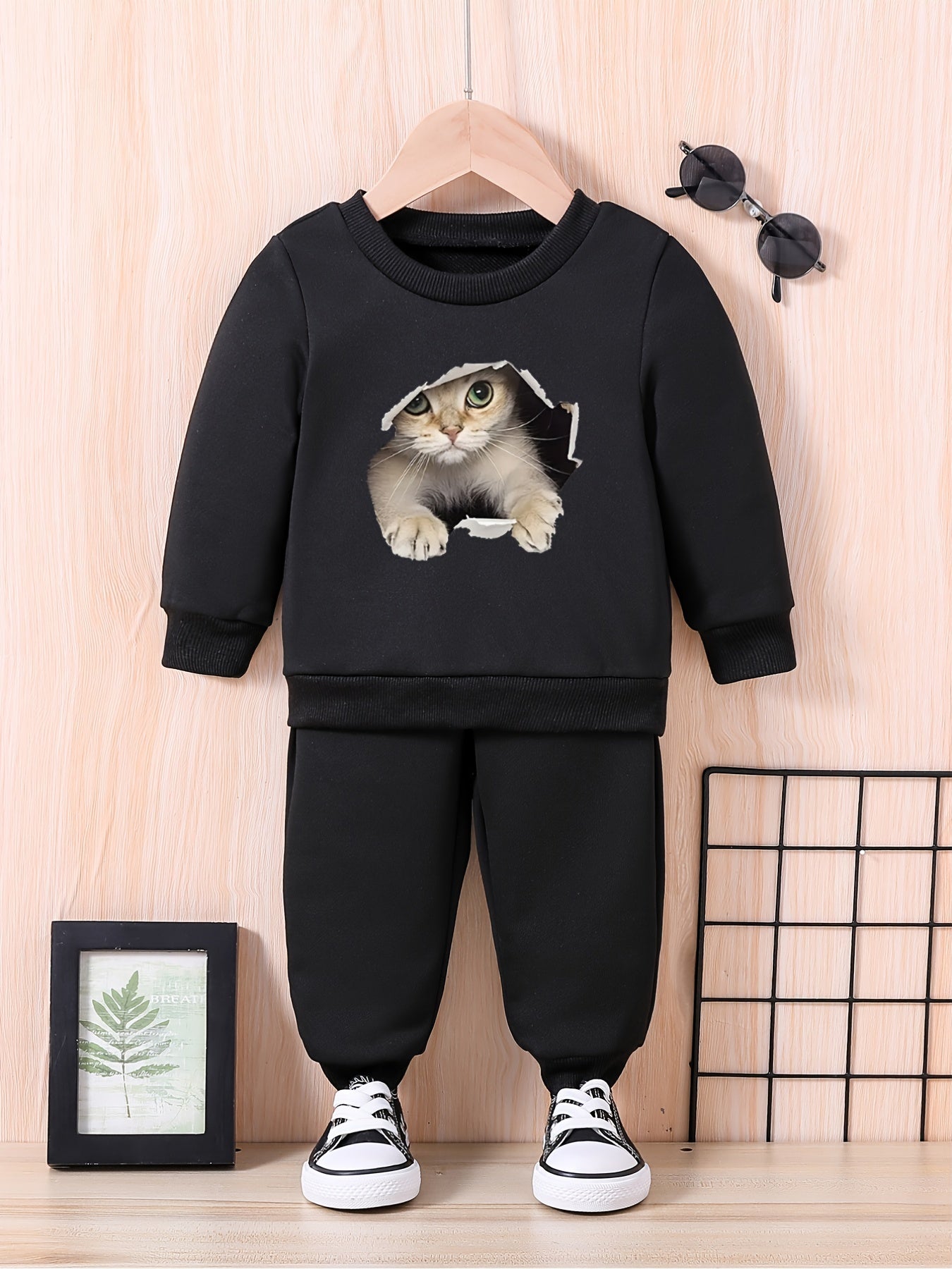 Kitten On Hole Baby Sweatshirt Trousers Set