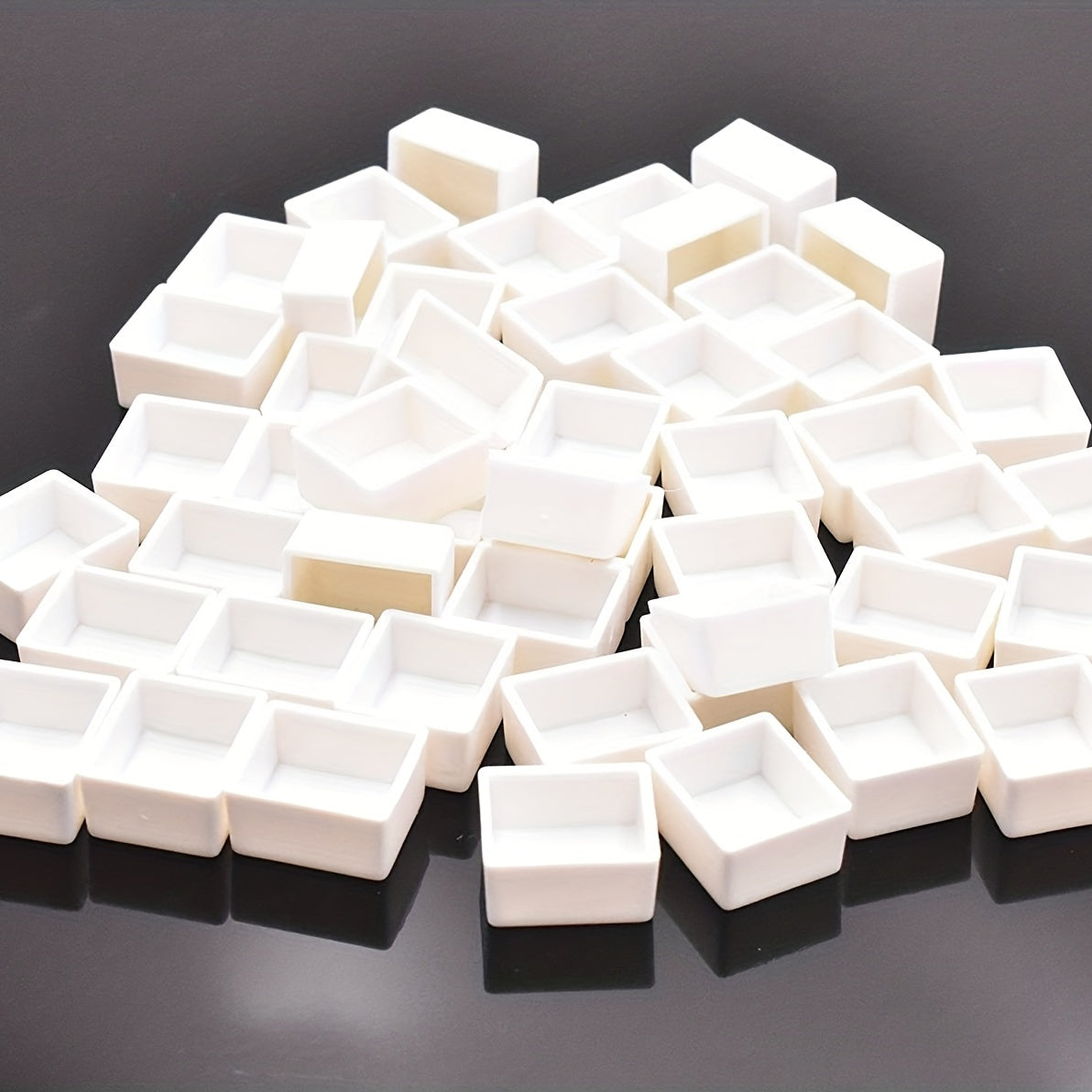 50pcs Watercolor Half Pans Empty Plastic Paint Pan for DIY Painting Travel Case
