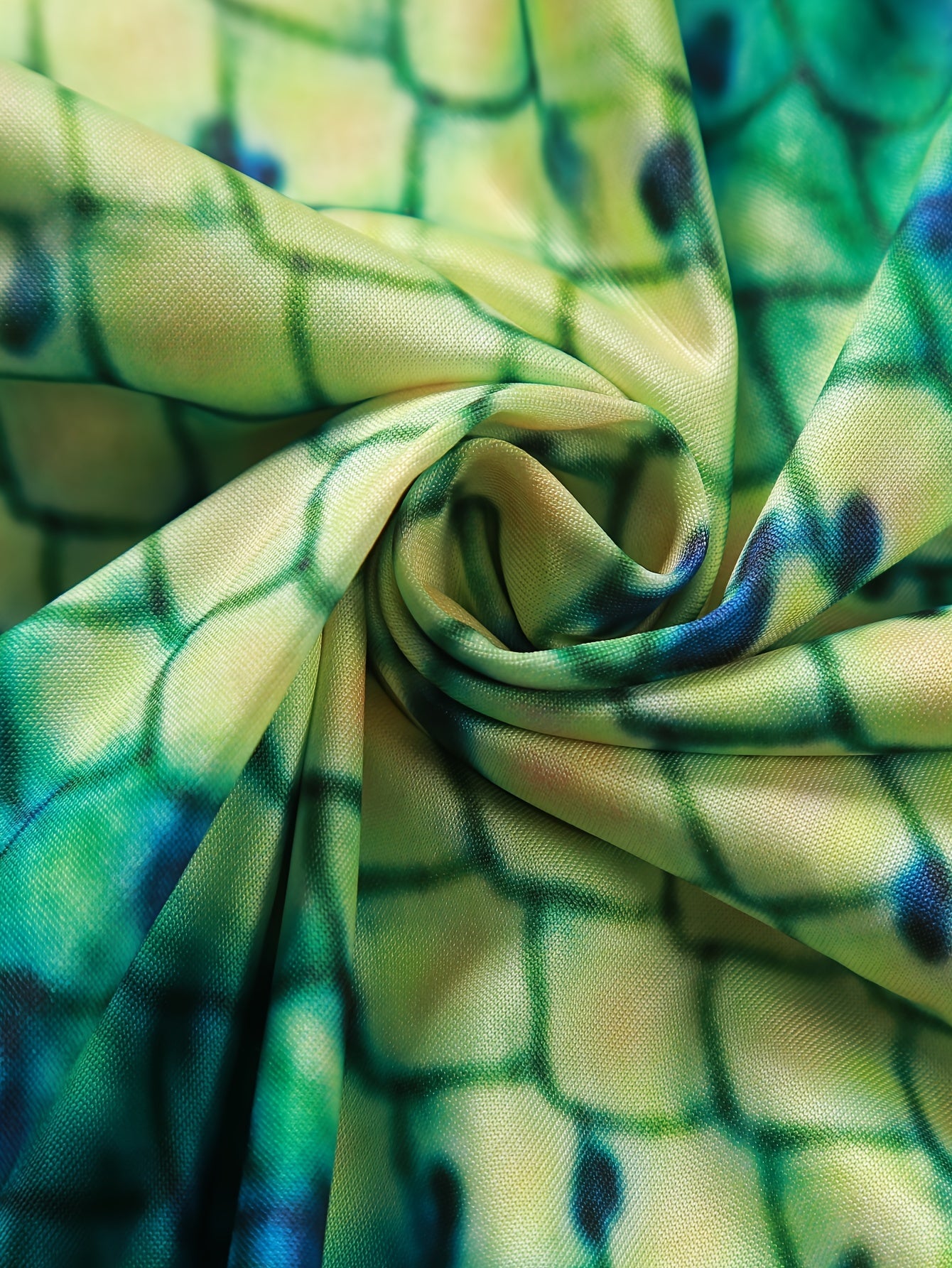 Men's UPF 50 Sun Protection Hooded Shirt Fish Scale Print
