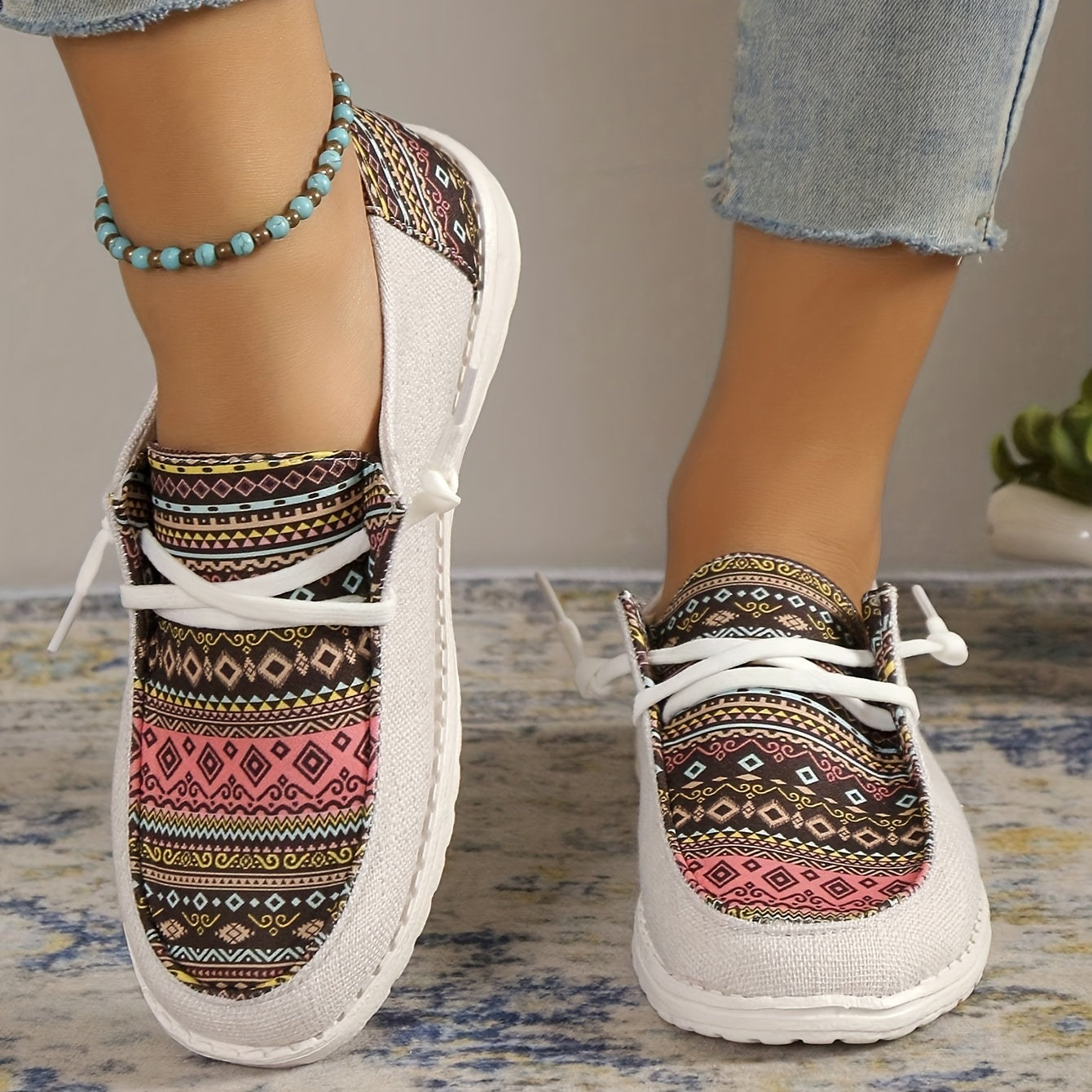 Women's Retro Canvas Lace-up Flat Sneakers