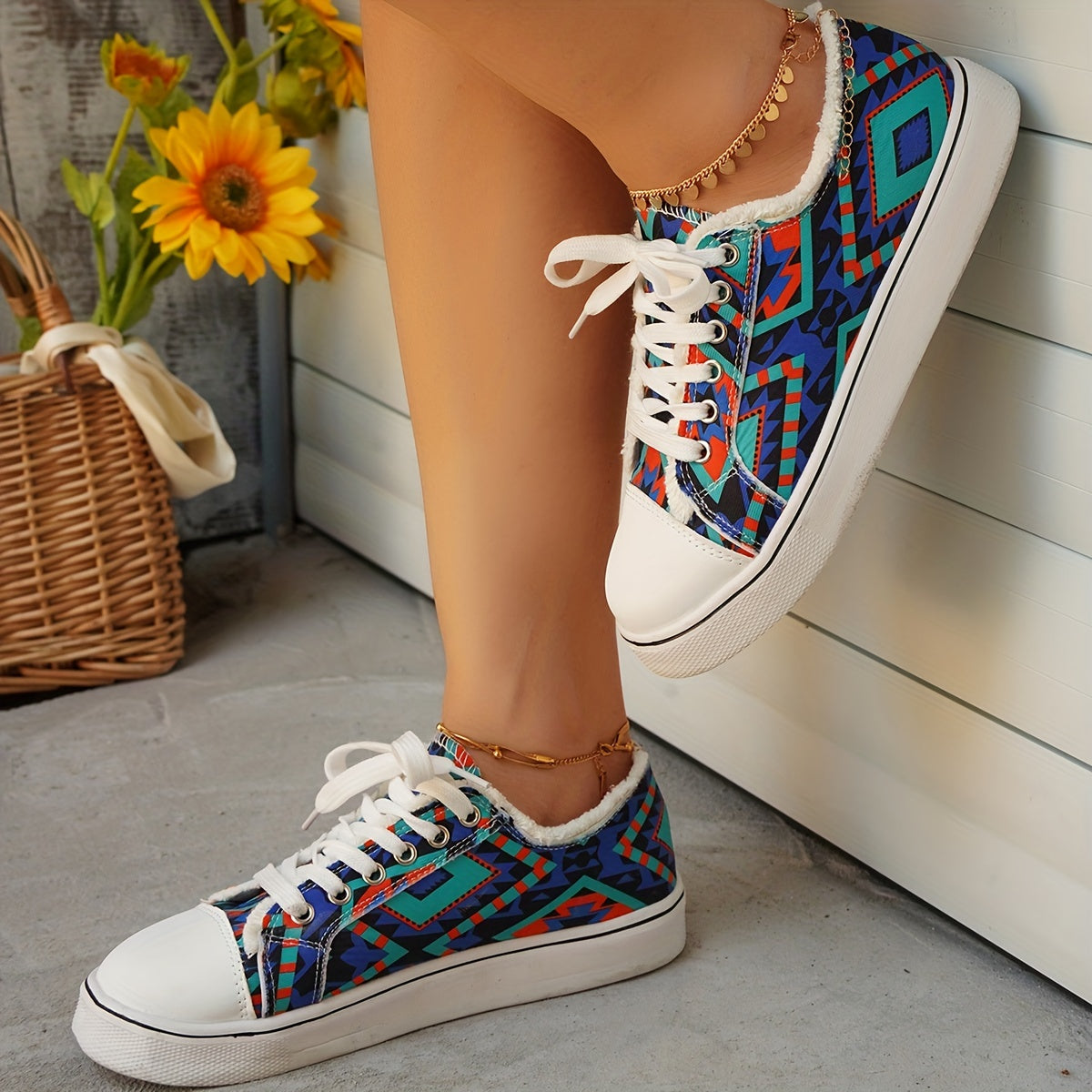 Geometric Pattern Canvas Casual Lace Up Sneakers