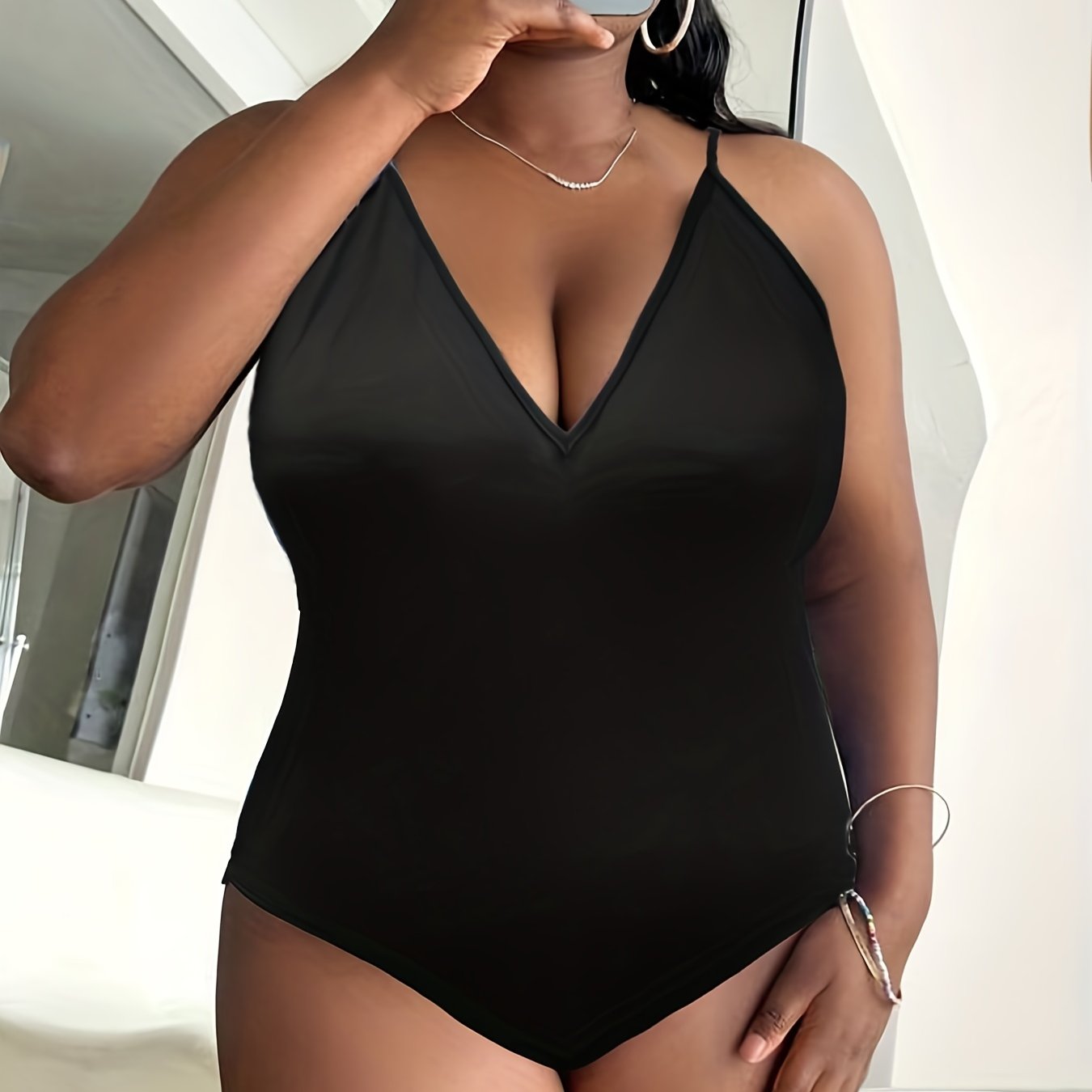 V-Neck Bodysuit Medium Stretch