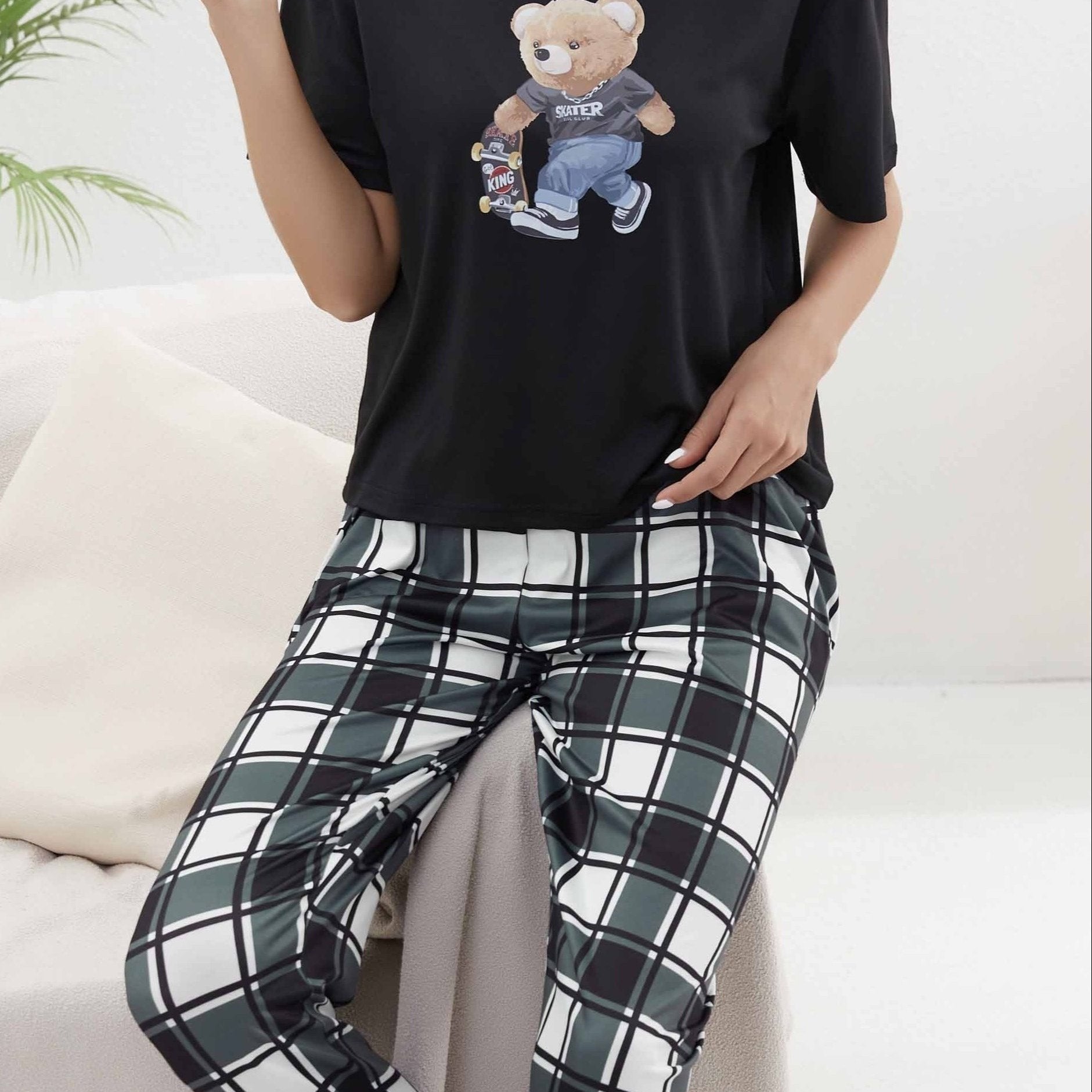 Bear Print Pajama Set Short Sleeve Crew Neck Top & Pants Women's Sleepwear