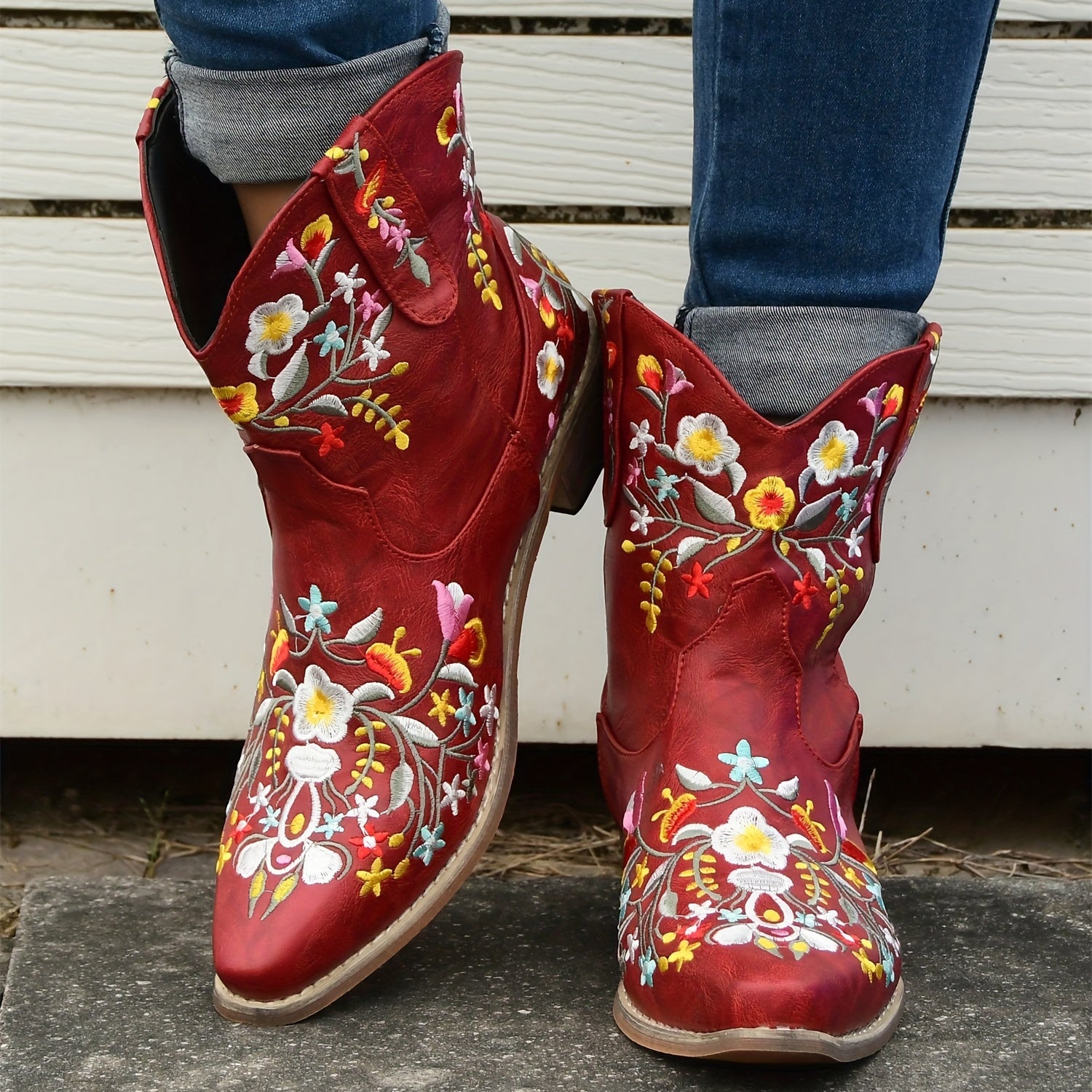 Retro Floral Embroidered Western Boots Pointed Toe Slip On Cowgirl Short Boots