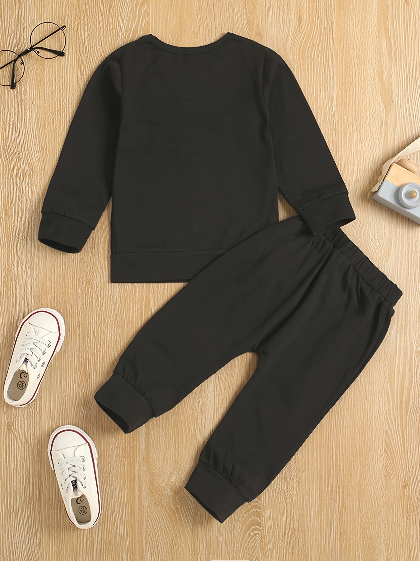 2pcs Boys Casual Set with MINI Print Sweatshirt & Ripped Sweatpants