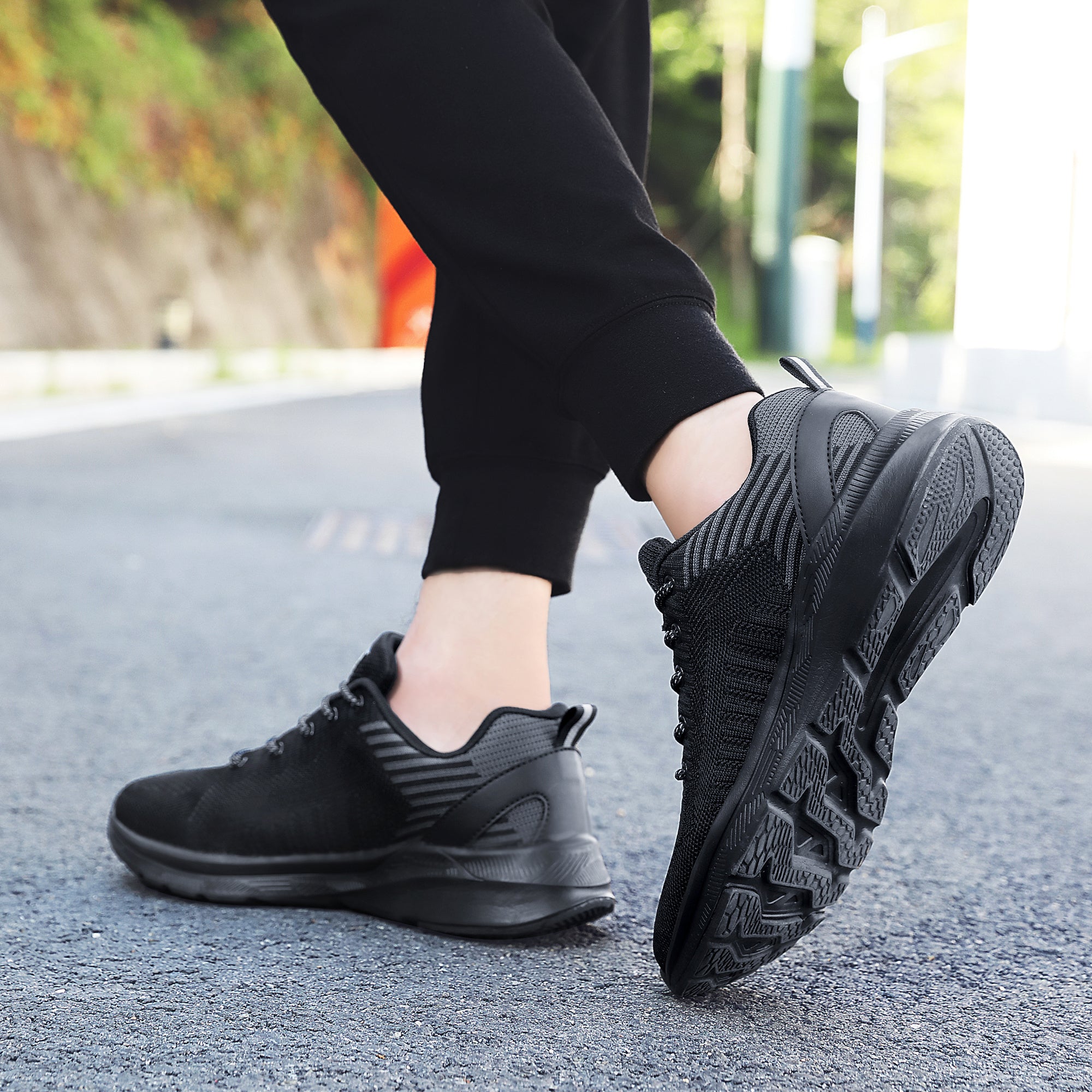 Men's Slip On Walking Shoes Lightweight Breathable Anti Skid Shoes