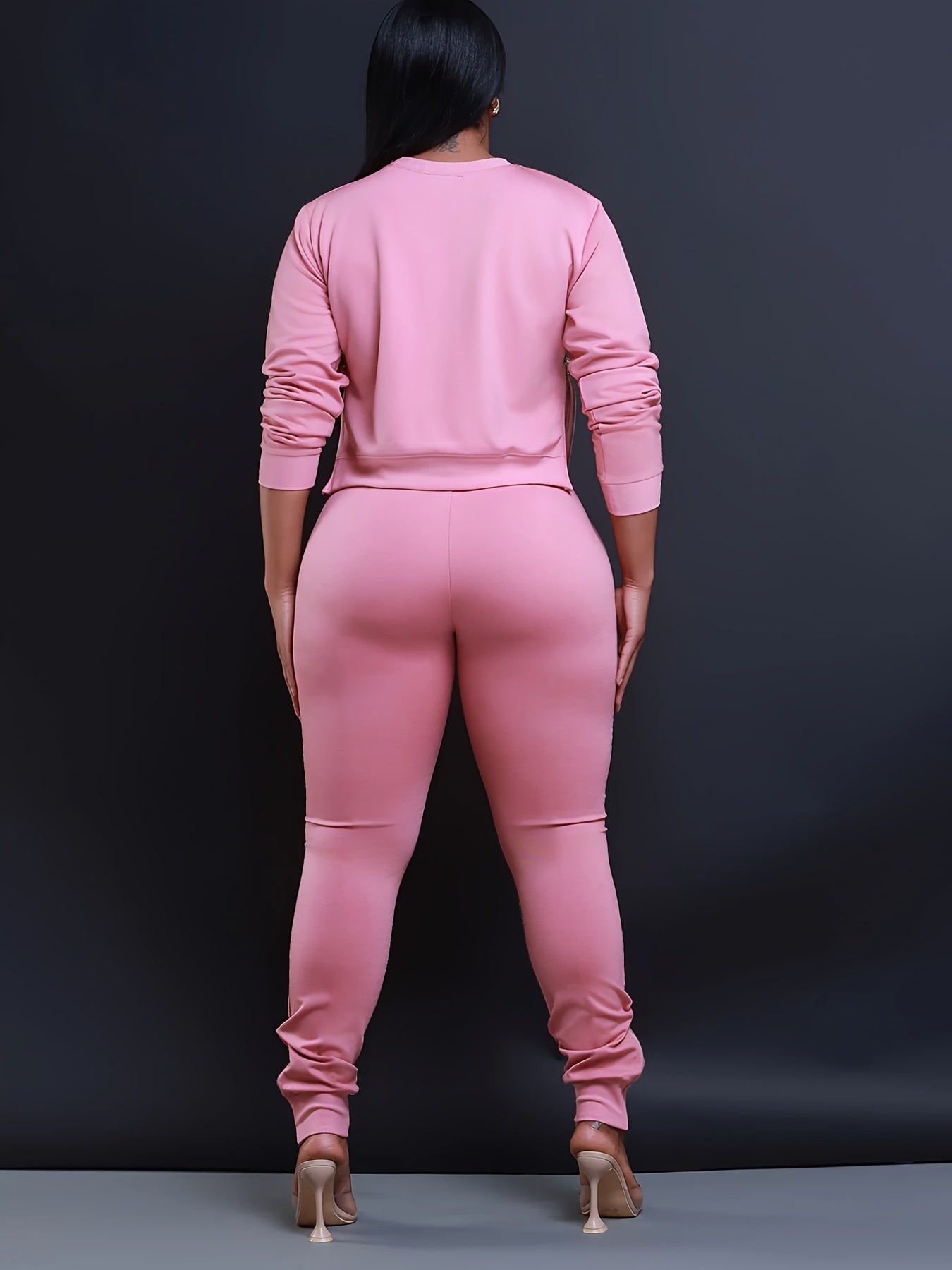 Women's Plus Size Round Neck Crop Sweatshirt & Jogger Sweatpants Set