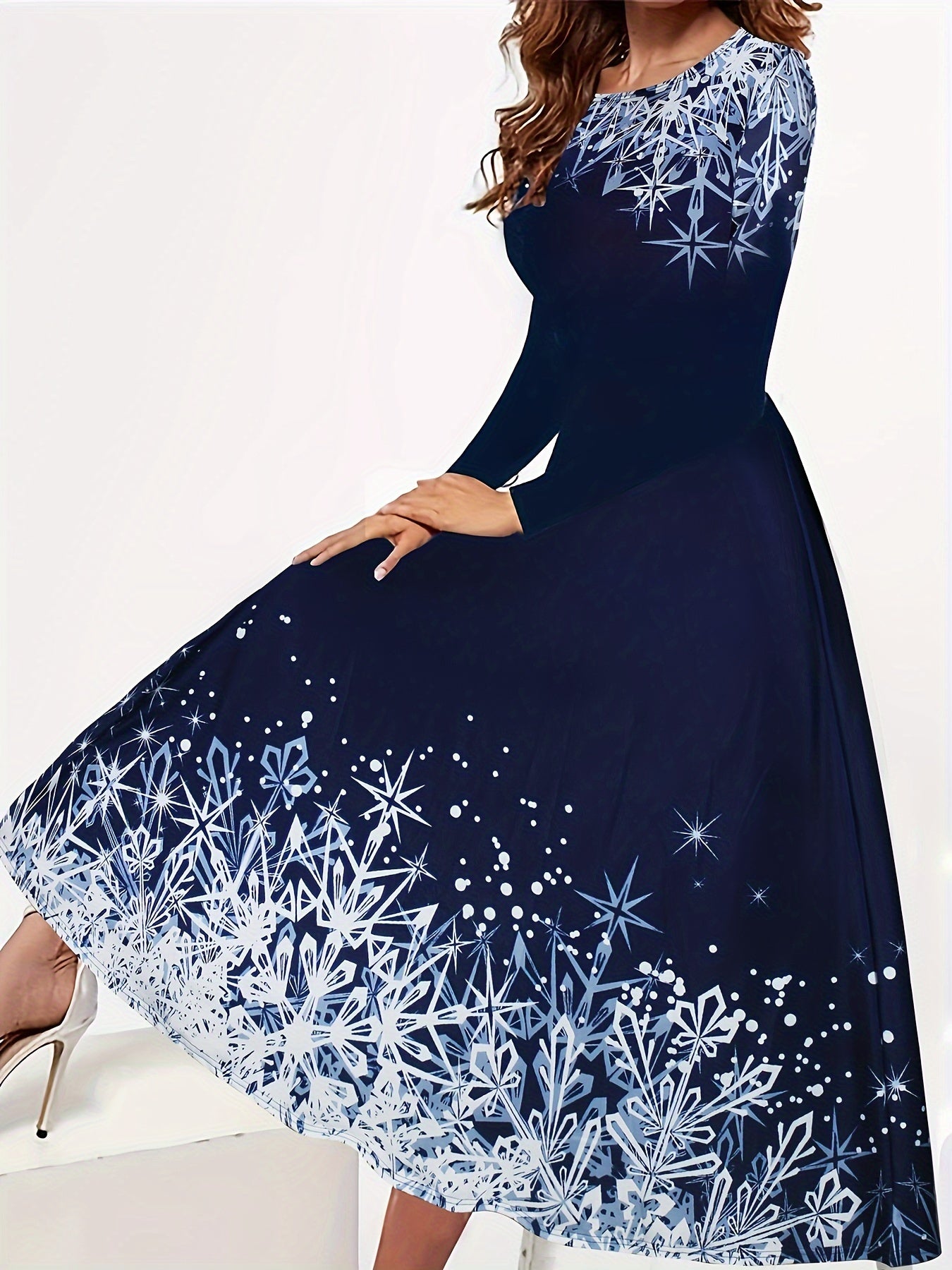 Women's Plus Snowflake Print Long Sleeve Maxi Dress