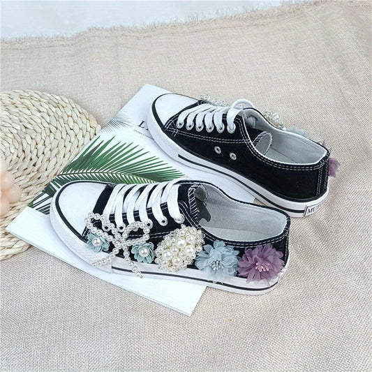Women's Flower & Pearl Canvas Shoes Lace Up Low Top Sneakers