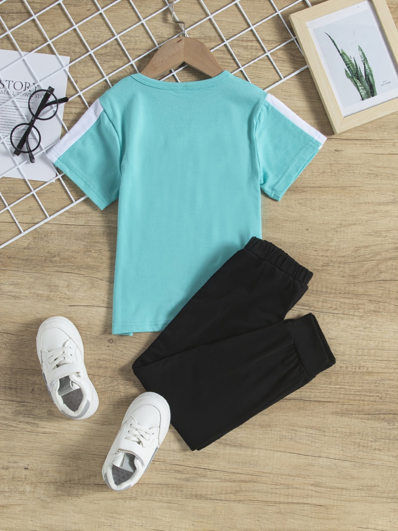 2pcs Boys Letter Graphic Tee Top & Pants Set Kids Summer Clothes