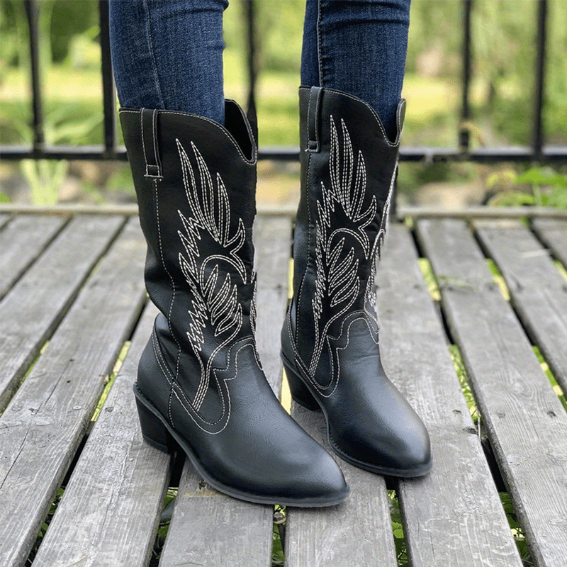 Women's Embroidered Point Toe Cowboy Boots
