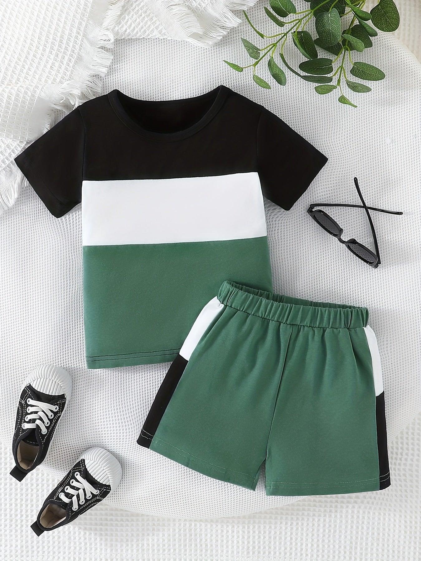 Boys Casual Outfit Round Neck T shirt & Shorts Summer Clothes Sets