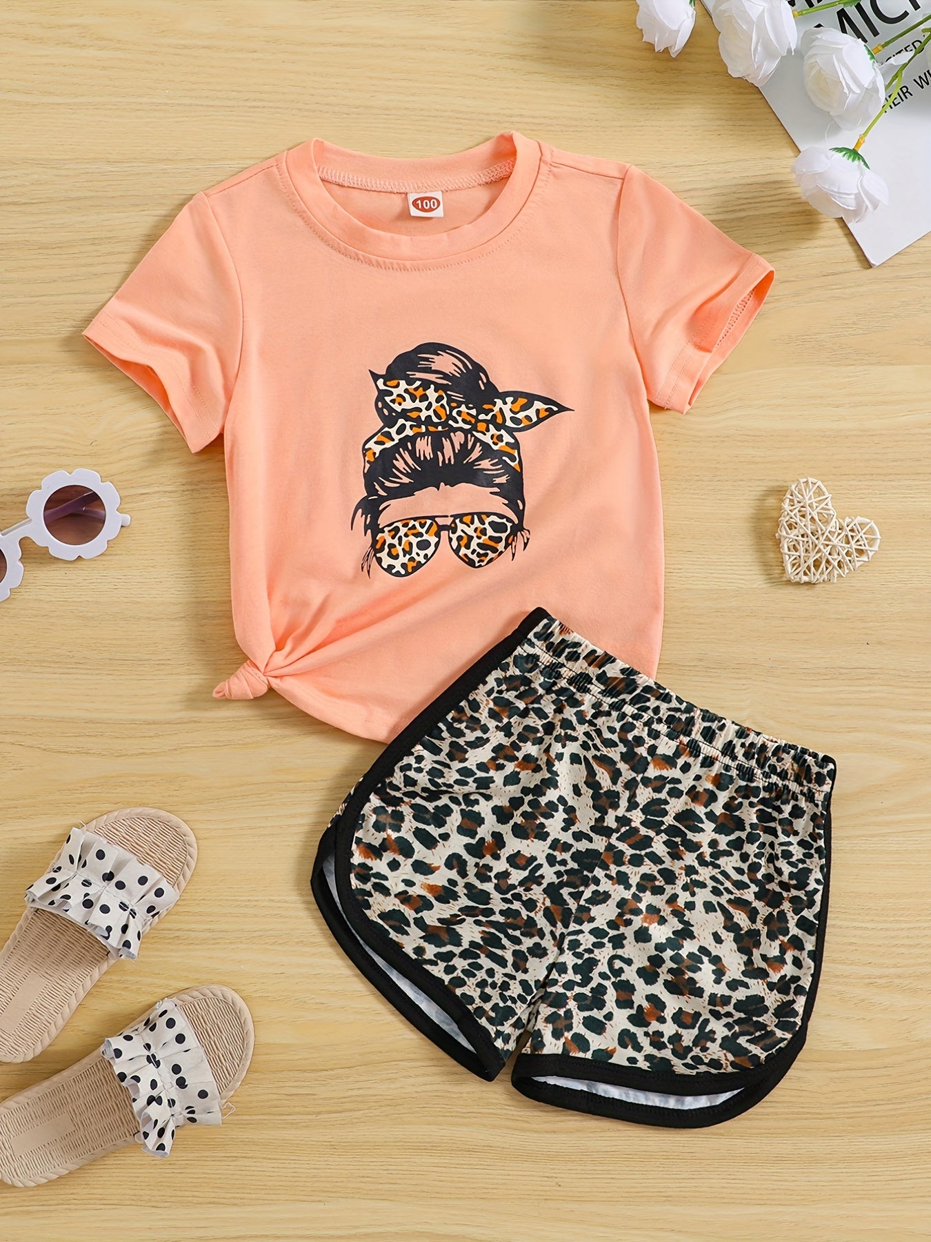 Girls Figure Graphic T Shirts & Leopard Shorts Set
