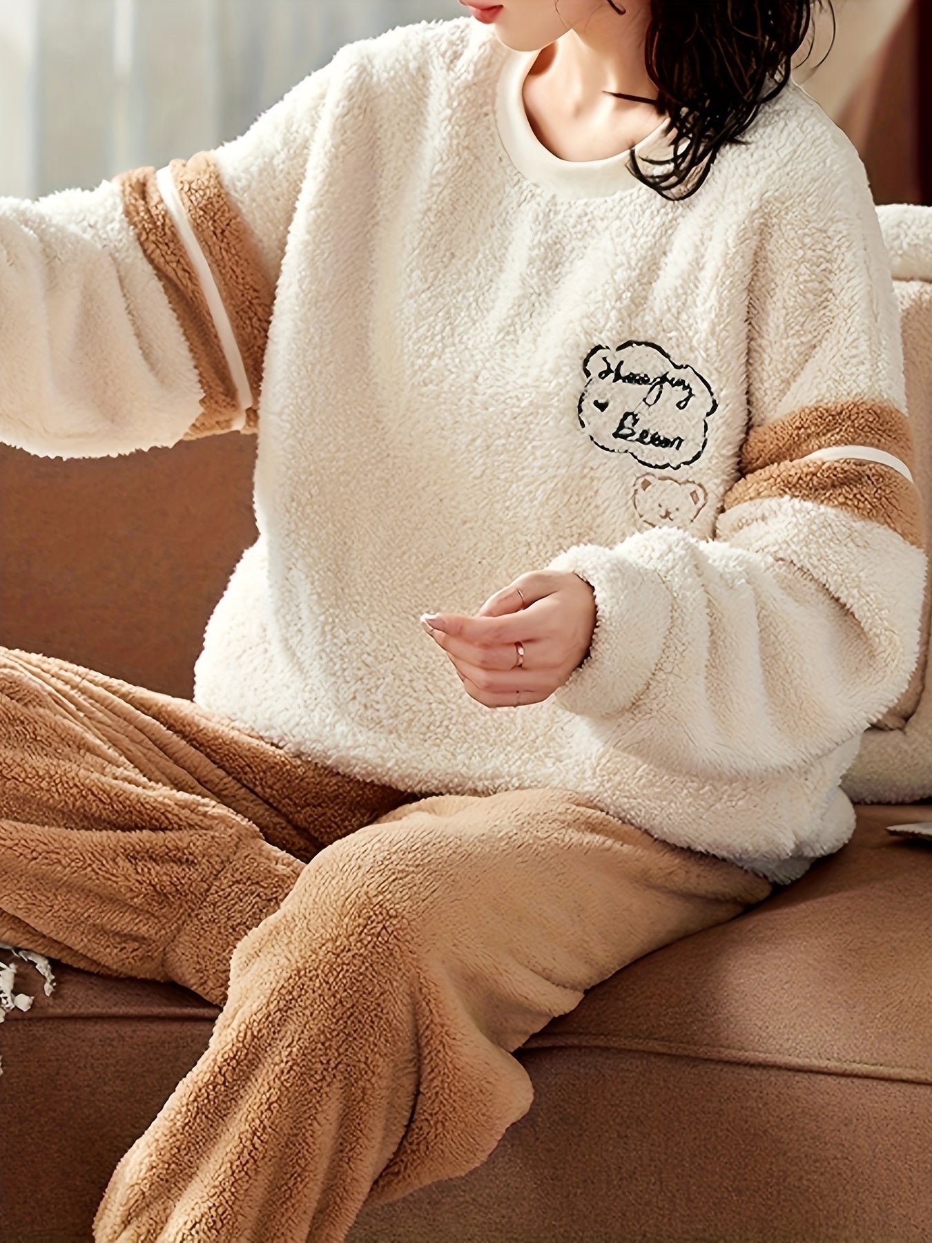 Letter Print Fuzzy Pajama Set Crew Neck Top & Elastic Waistband Pants