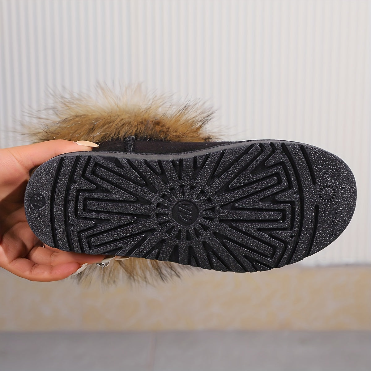 Women's Faux Fur Snow Boots Wear Resistance Plush Furry Shoes