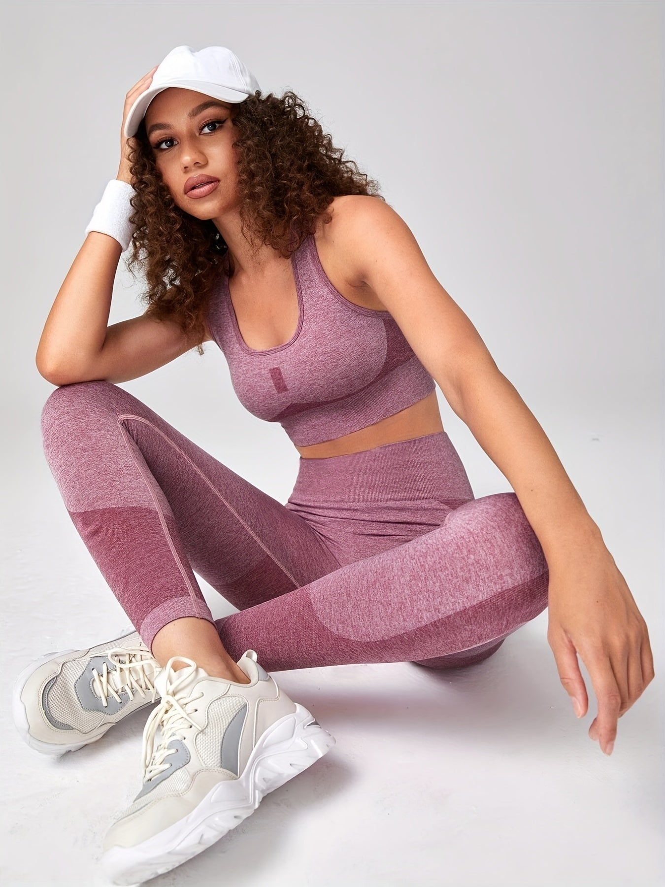 Women's Seamless Yoga Fitness Set Sleeveless Cropped Top & Leggings