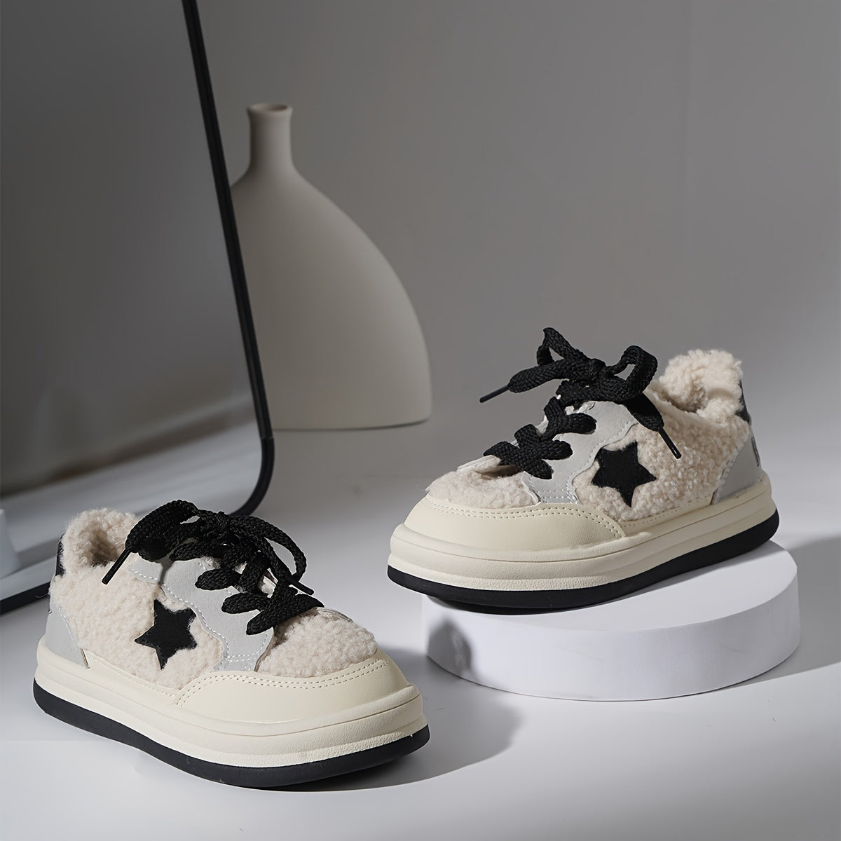 Casual Star Decor Lace Up Skateboard Shoes For Girls
