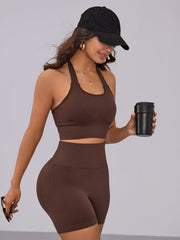 2Pcs Solid Halter Top & Butt Lifting Shorts Set Activewear