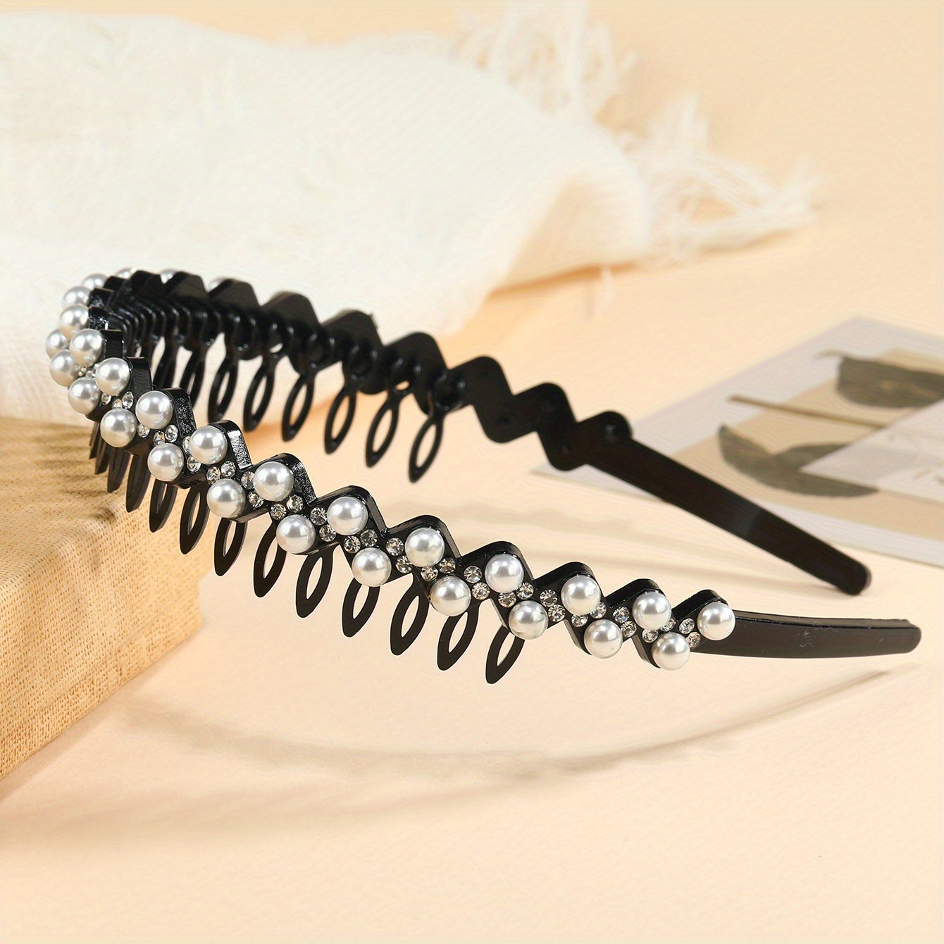 Wave Rhinestone And Crystal Teeth Comb Headband For Women
