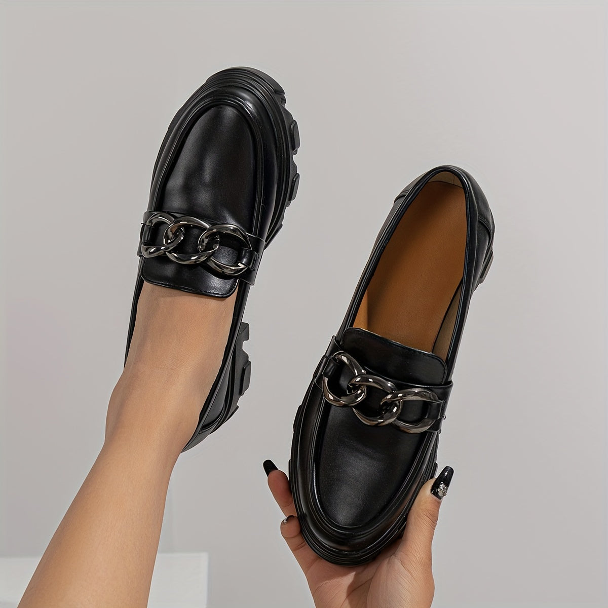 Women's Chain Decor Loafers Comfortable Slip On Shoes