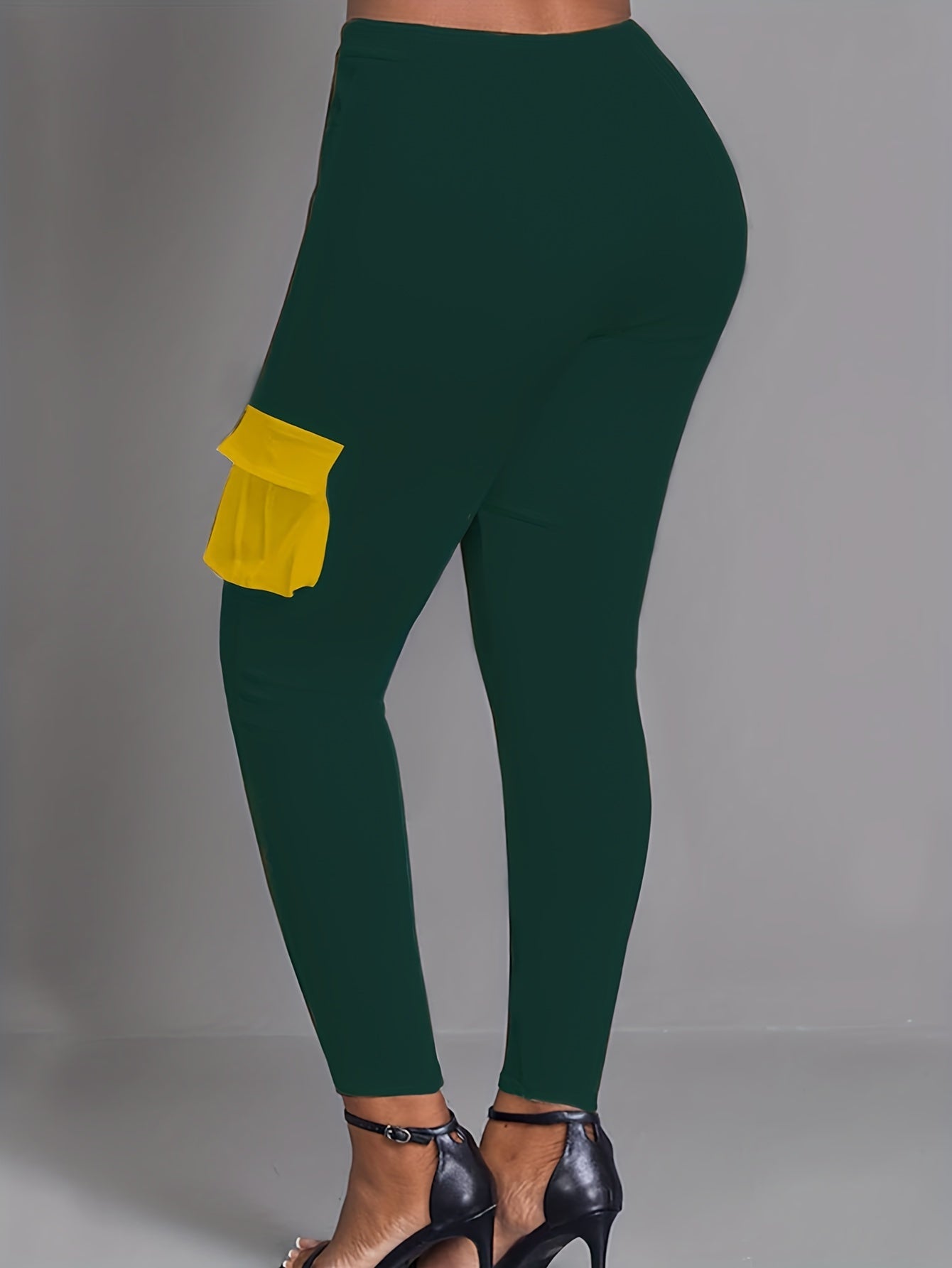 Colorblock Button High Rise Cargo Leggings