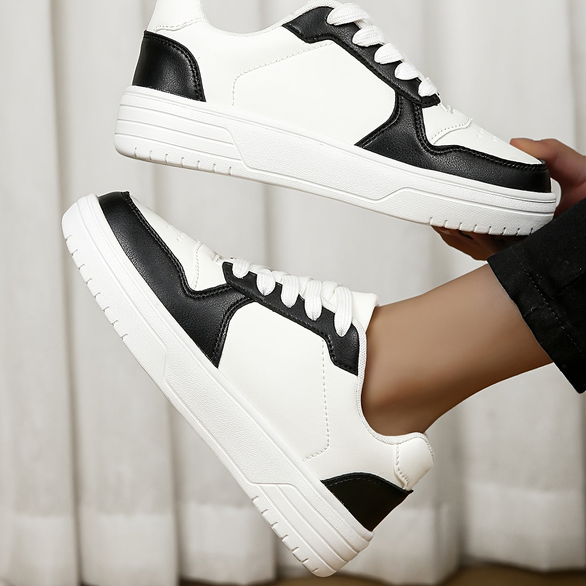 Women's Solid Casual Skate Shoes Lightweight Low Top Sport Shoes