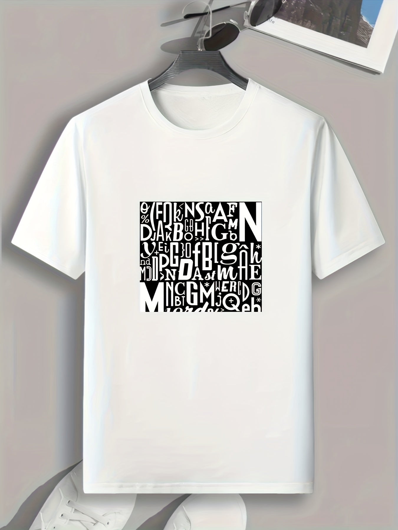 Letter Pattern Print Men's Sports T-shirt - Comfy and Stylish
