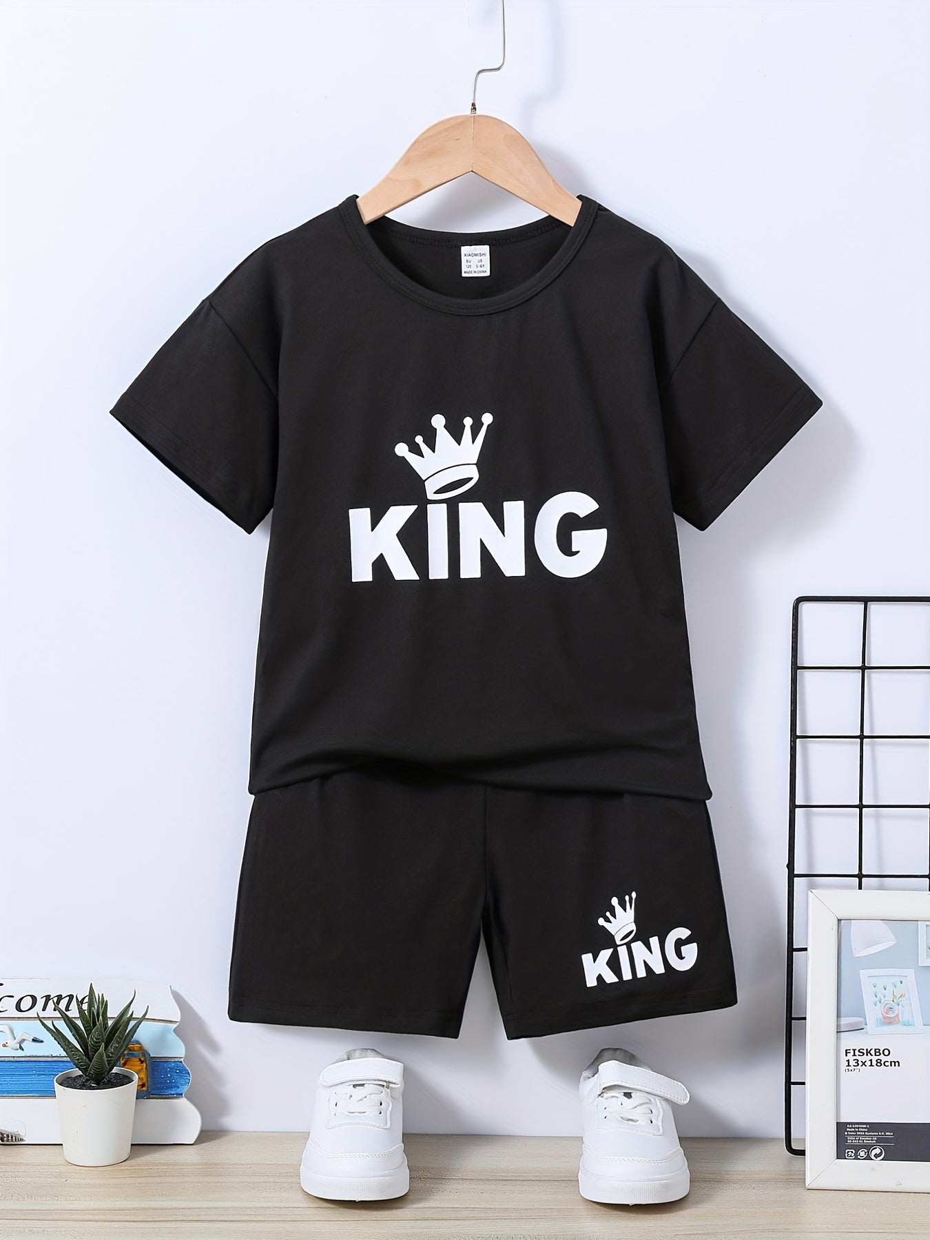 2pcs Boys Teen Casual KING Crown Graphic Print T shirt & Shorts Set