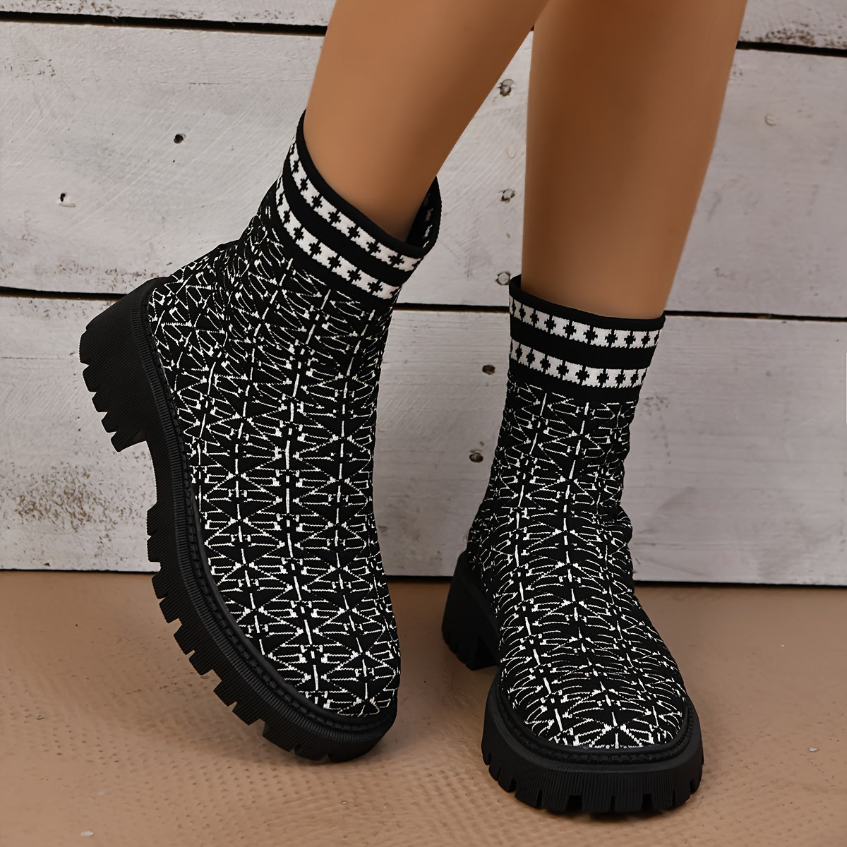 Women's Geometric Pattern Chunky Heel Ankle Boots