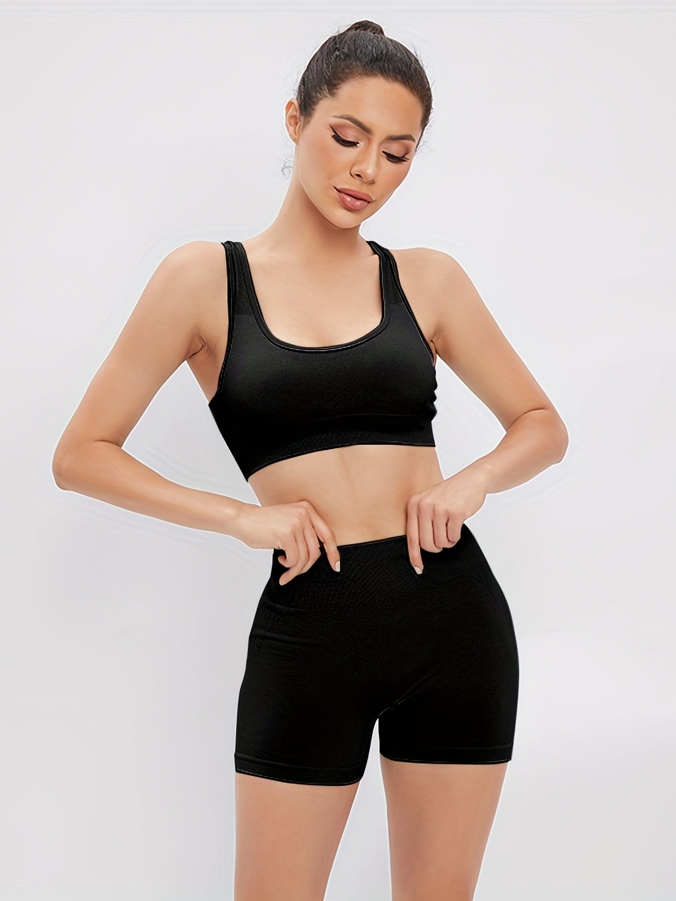 2pcs Hollow Back Sports Bra & High Waist Butt Lifting Shorts Set
