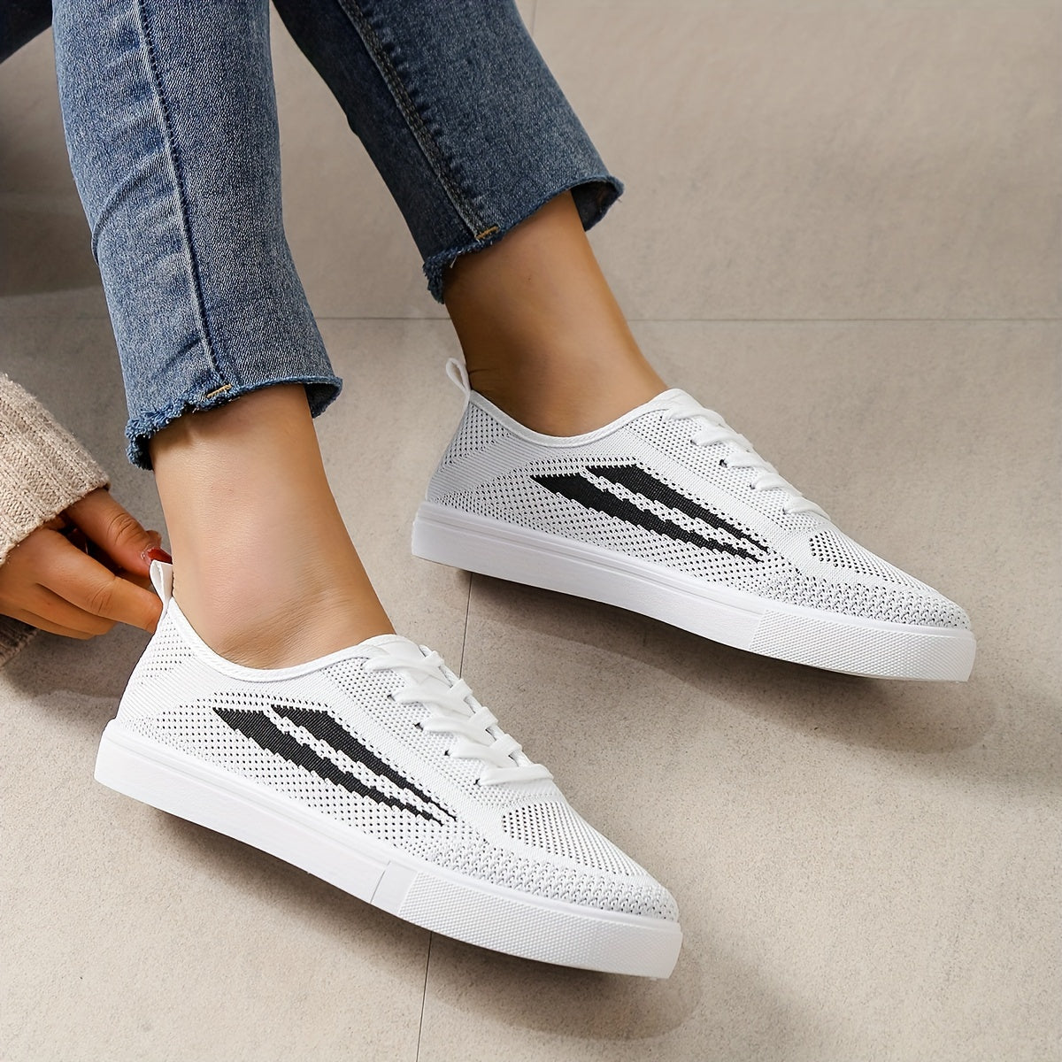 Women's Lace Up Sneakers Comfortable Breathable Flat Shoes