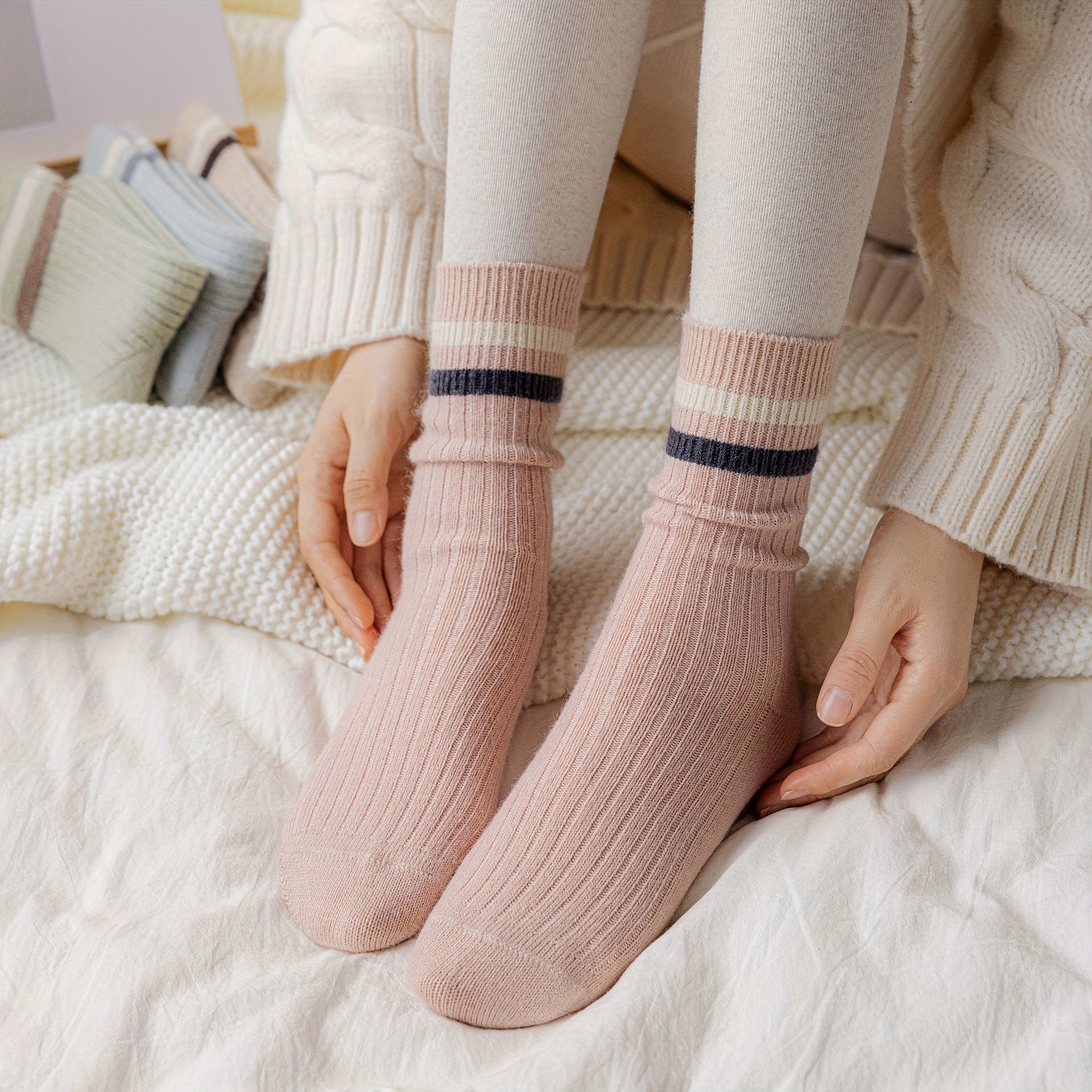 5 Pairs Striped Crew Socks Warm College Style Stockings