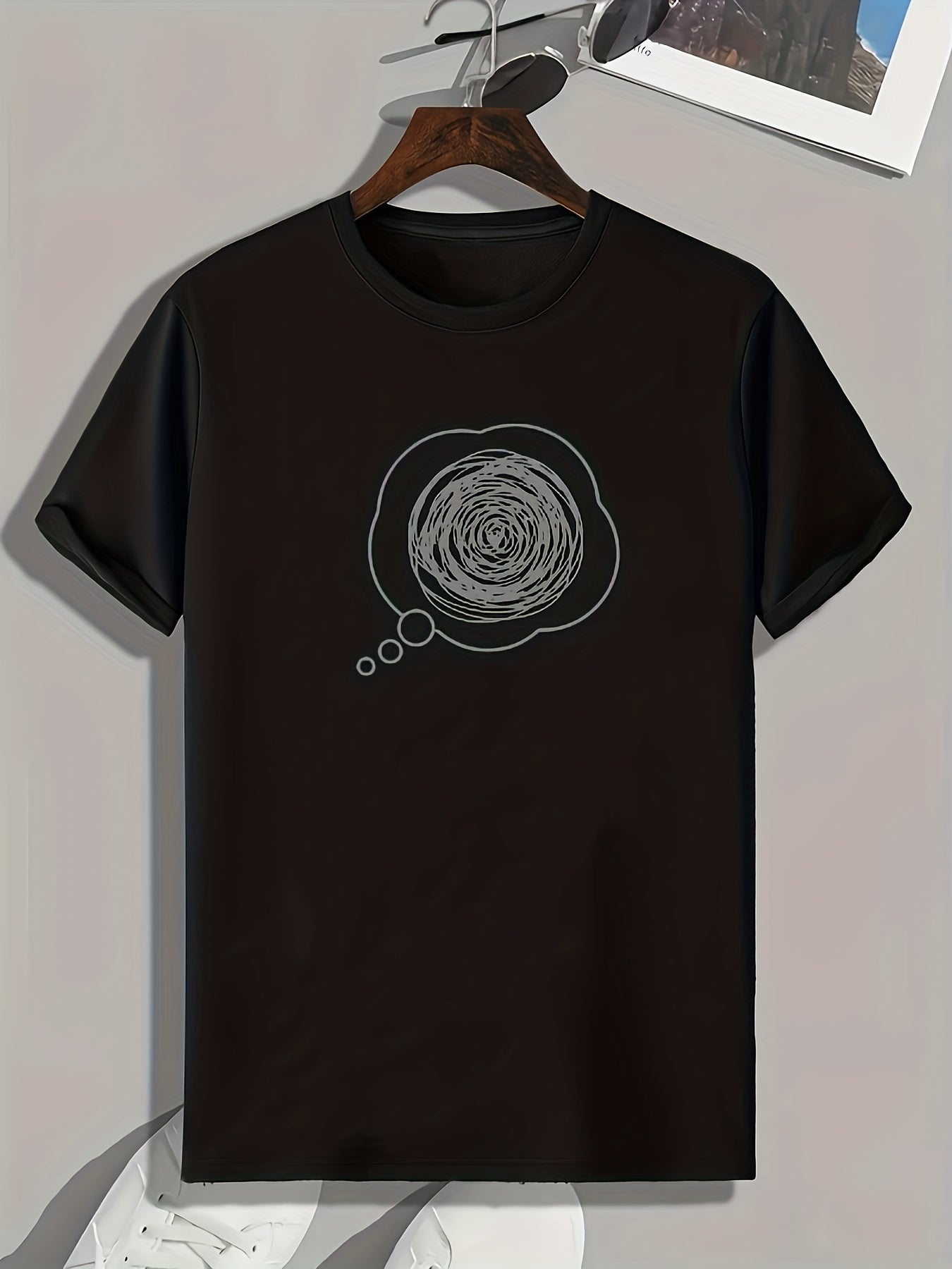 Scrawl Print Men's Graphic T-shirt for Summer